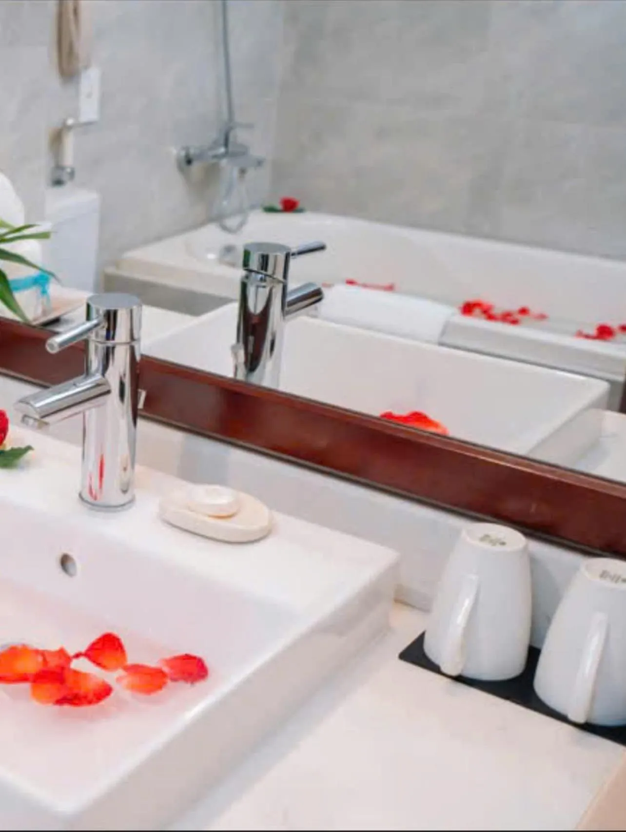 Toilet in Muong Thanh Grand Phuong Dong