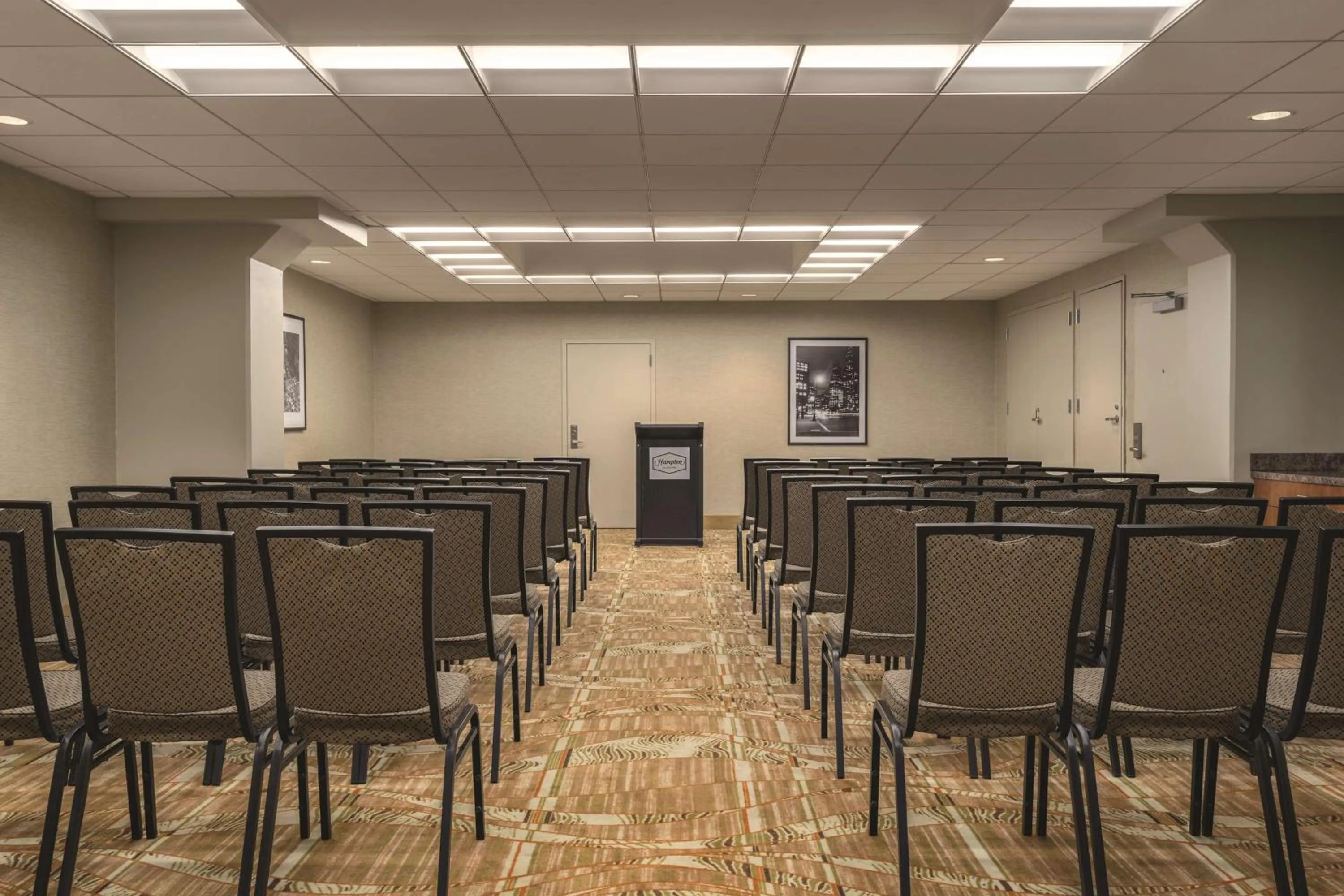 Meeting/conference room in Hampton Inn New York - LaGuardia Airport
