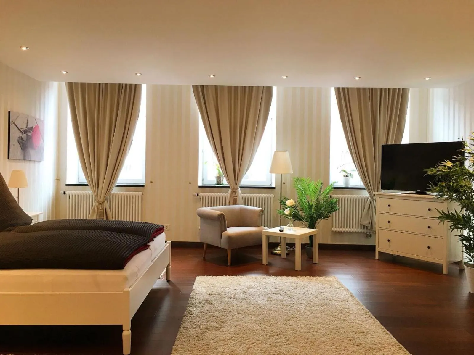 Photo of the whole room in Aparthotel C'est la vie