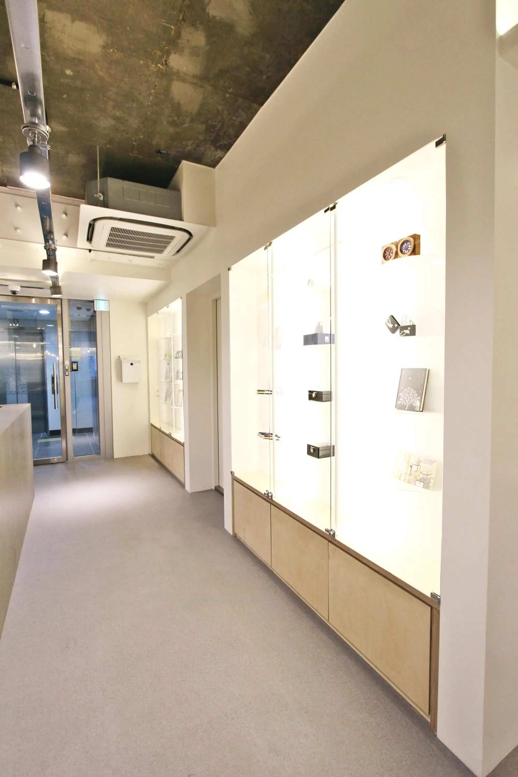 Communal lounge/ TV room in Hostel Haru