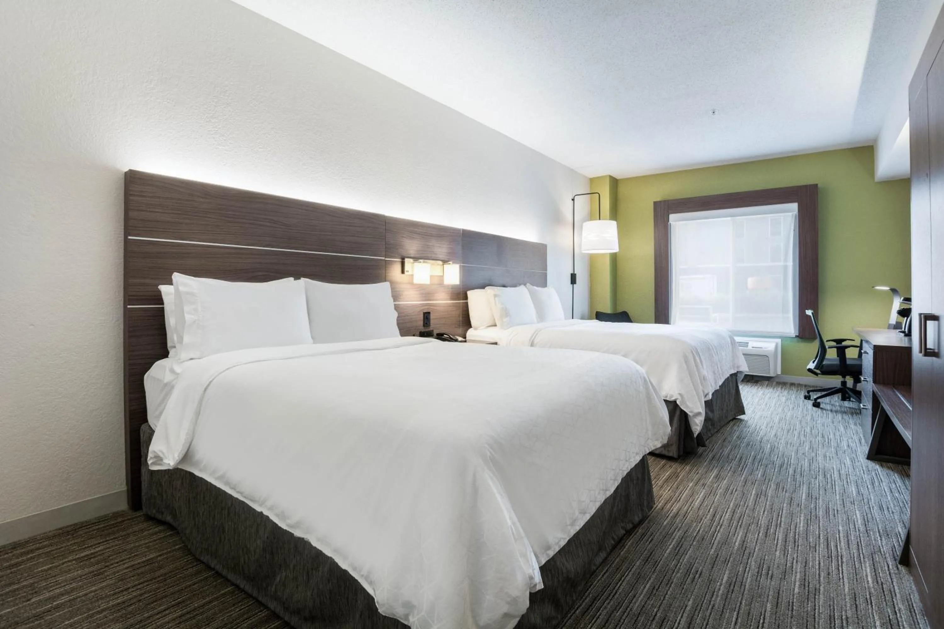 Photo of the whole room, Bed in Holiday Inn Express Hotel & Suites Jasper, an IHG Hotel