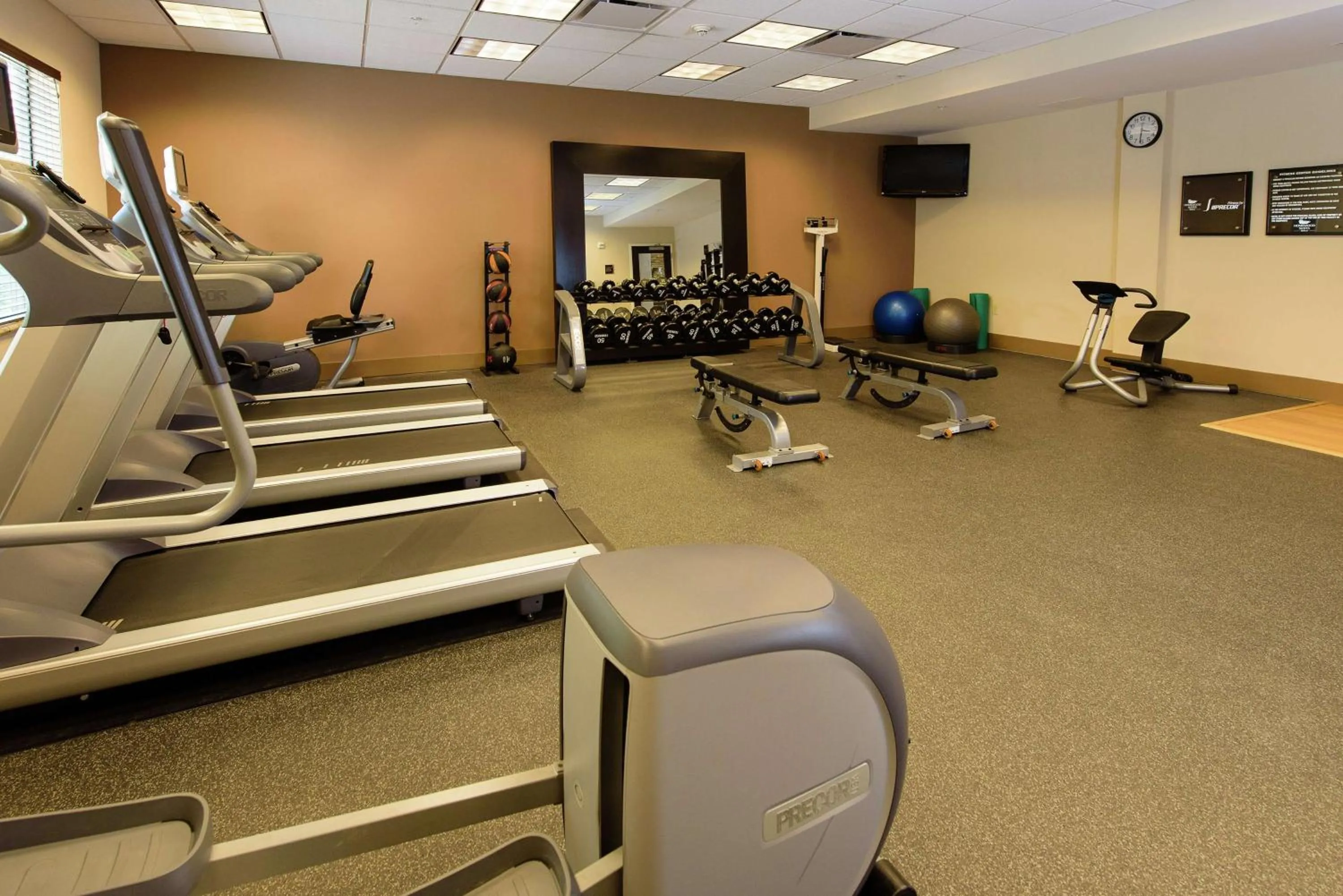 Fitness centre/facilities in Homewood Suites by Hilton Phoenix Chandler Fashion Center