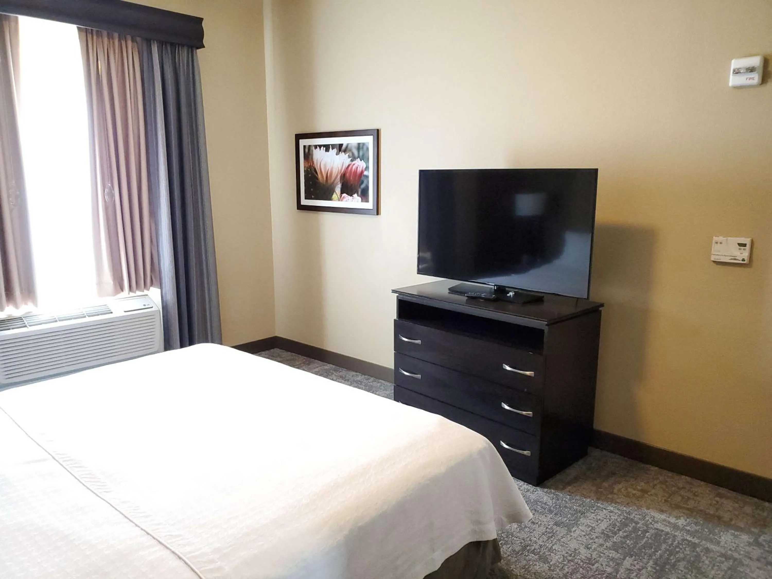 Bed in Homewood Suites by Hilton Phoenix Chandler Fashion Center