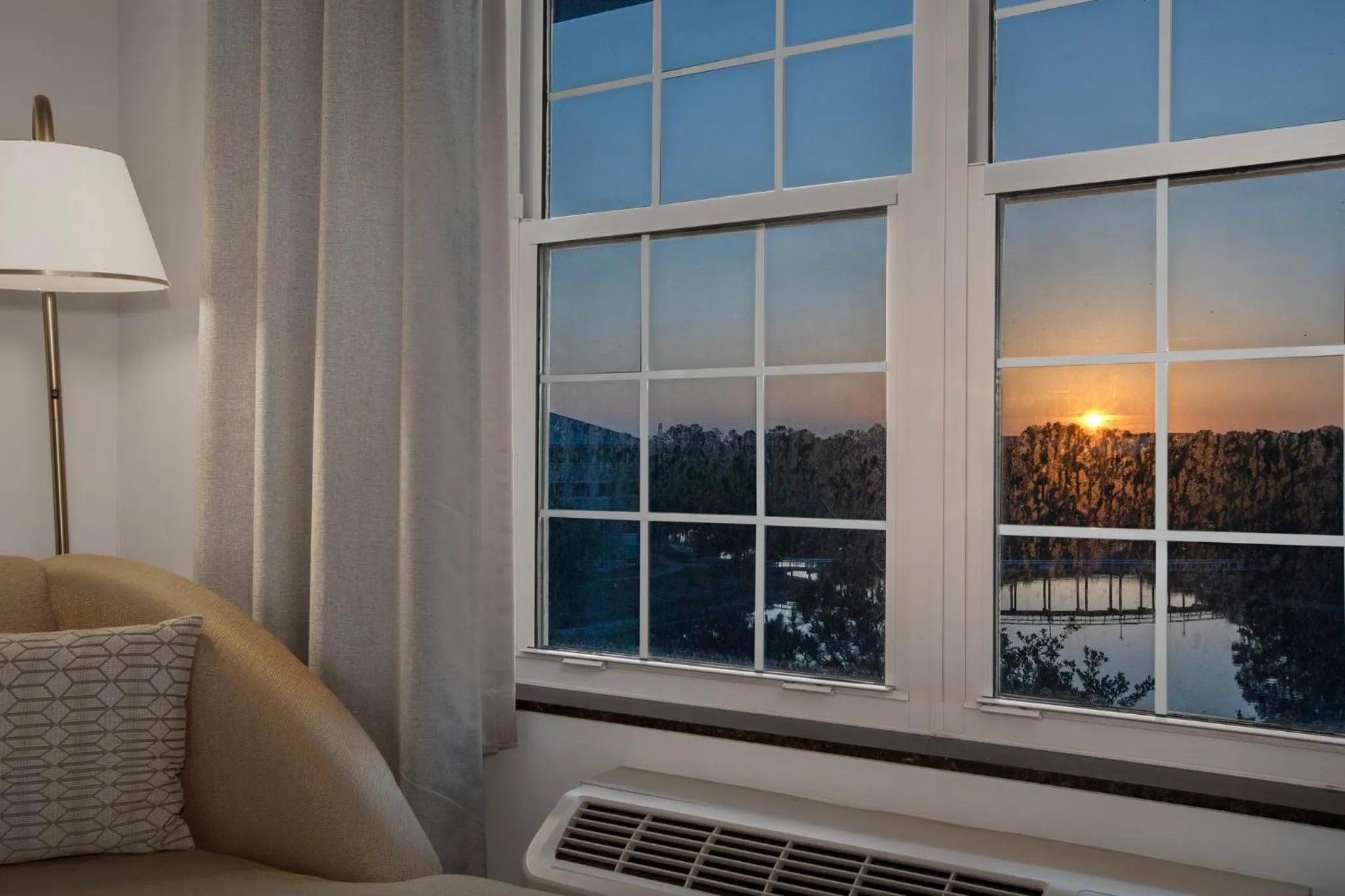 Photo of the whole room in Hotel Indigo Jacksonville-Deerwood Park by IHG