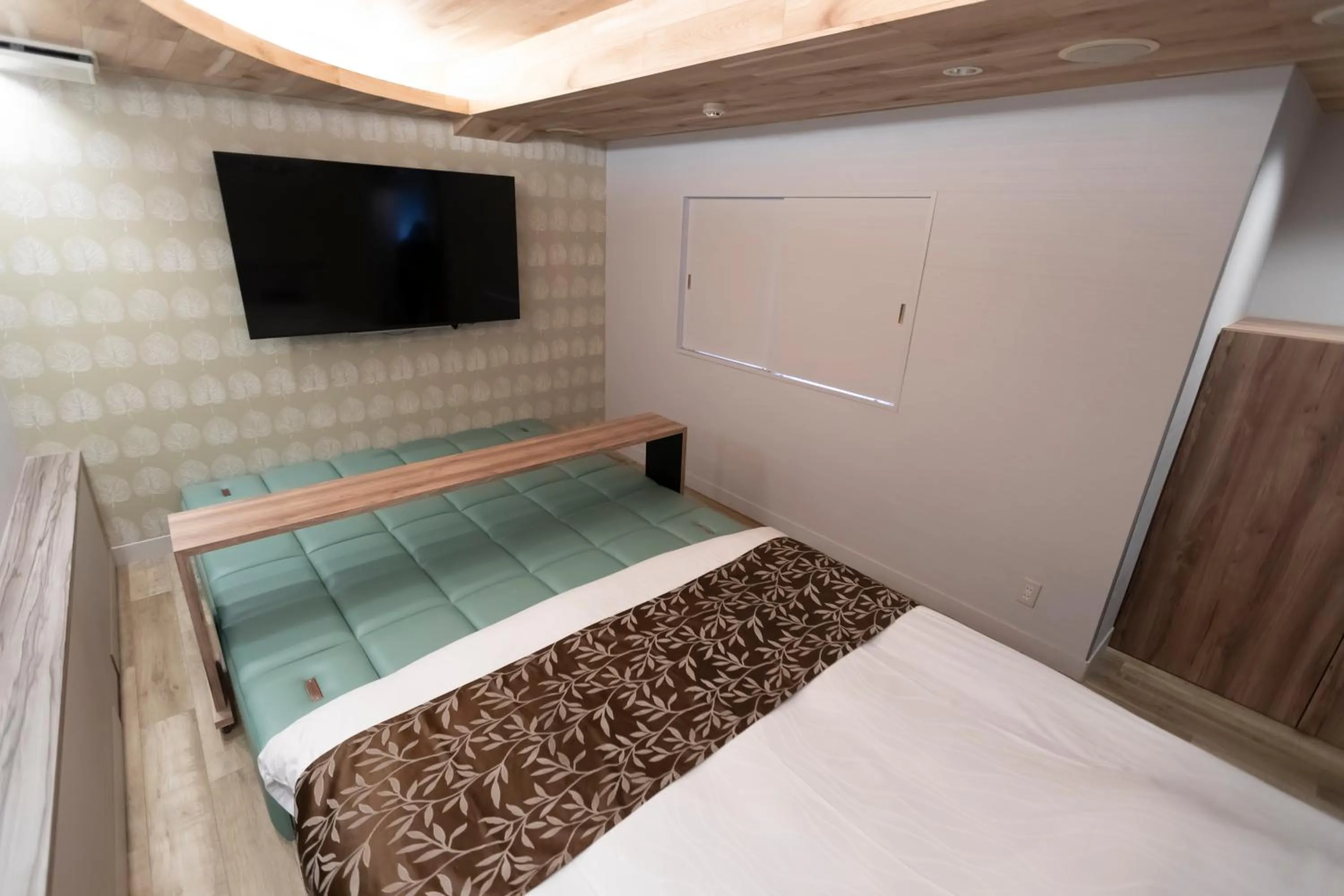 Bedroom, Bed in HOTEL ATLAS Shinkabukicho (Adult Only)