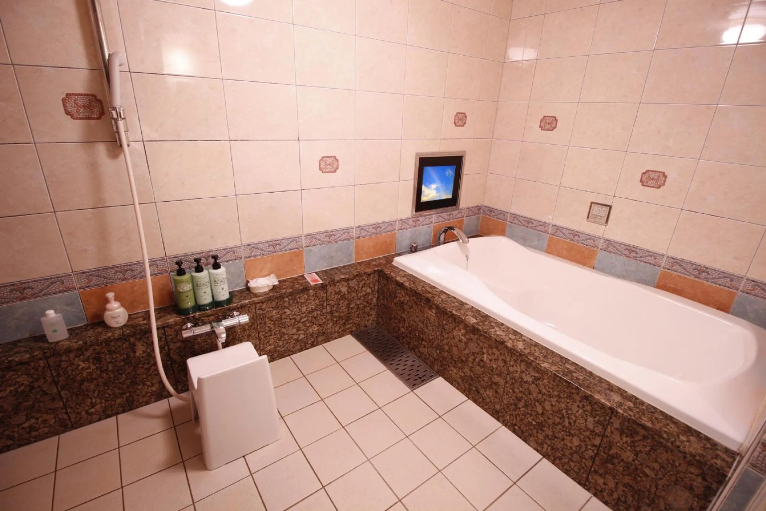 Shower in HOTEL ATLAS Shinkabukicho (Adult Only)