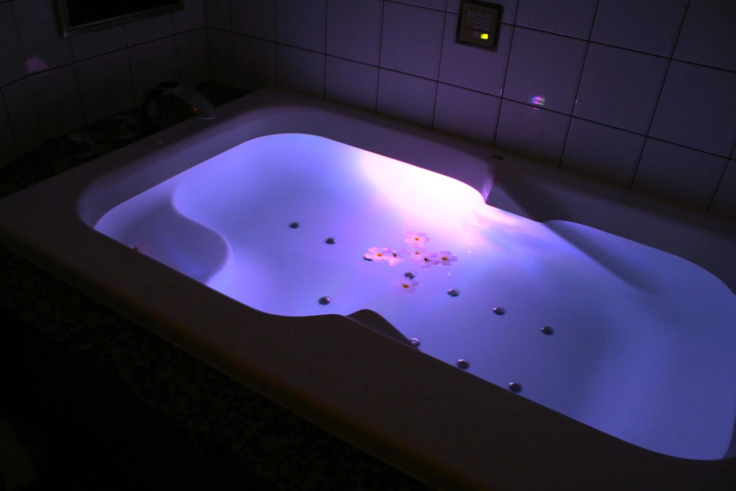 Shower in HOTEL ATLAS Shinkabukicho (Adult Only)