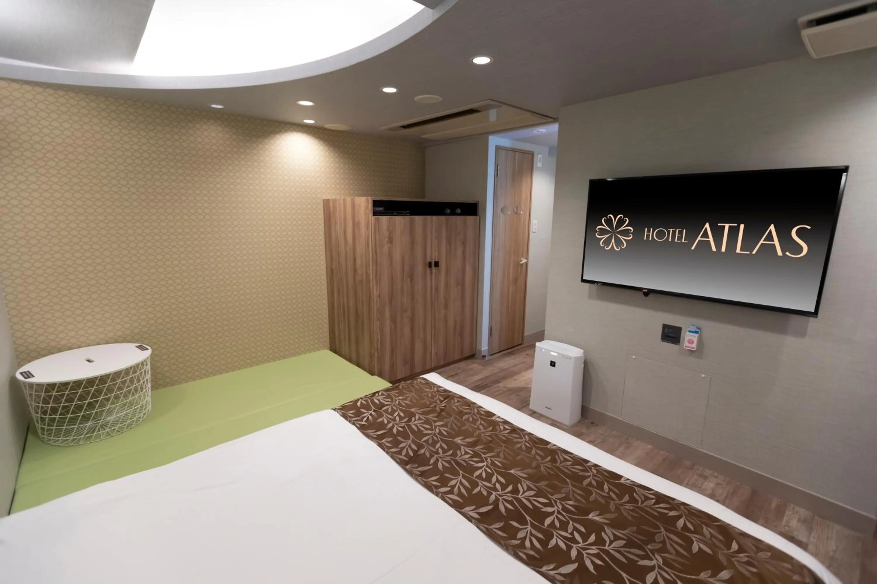 Bedroom, Bed in HOTEL ATLAS Shinkabukicho (Adult Only)