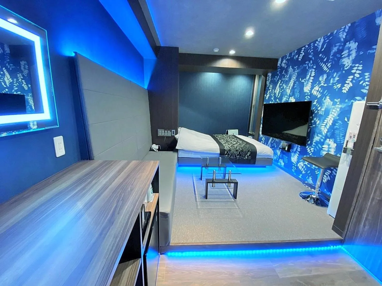 Photo of the whole room in HOTEL THE HOTEL SHINJUKU (Adult Only)