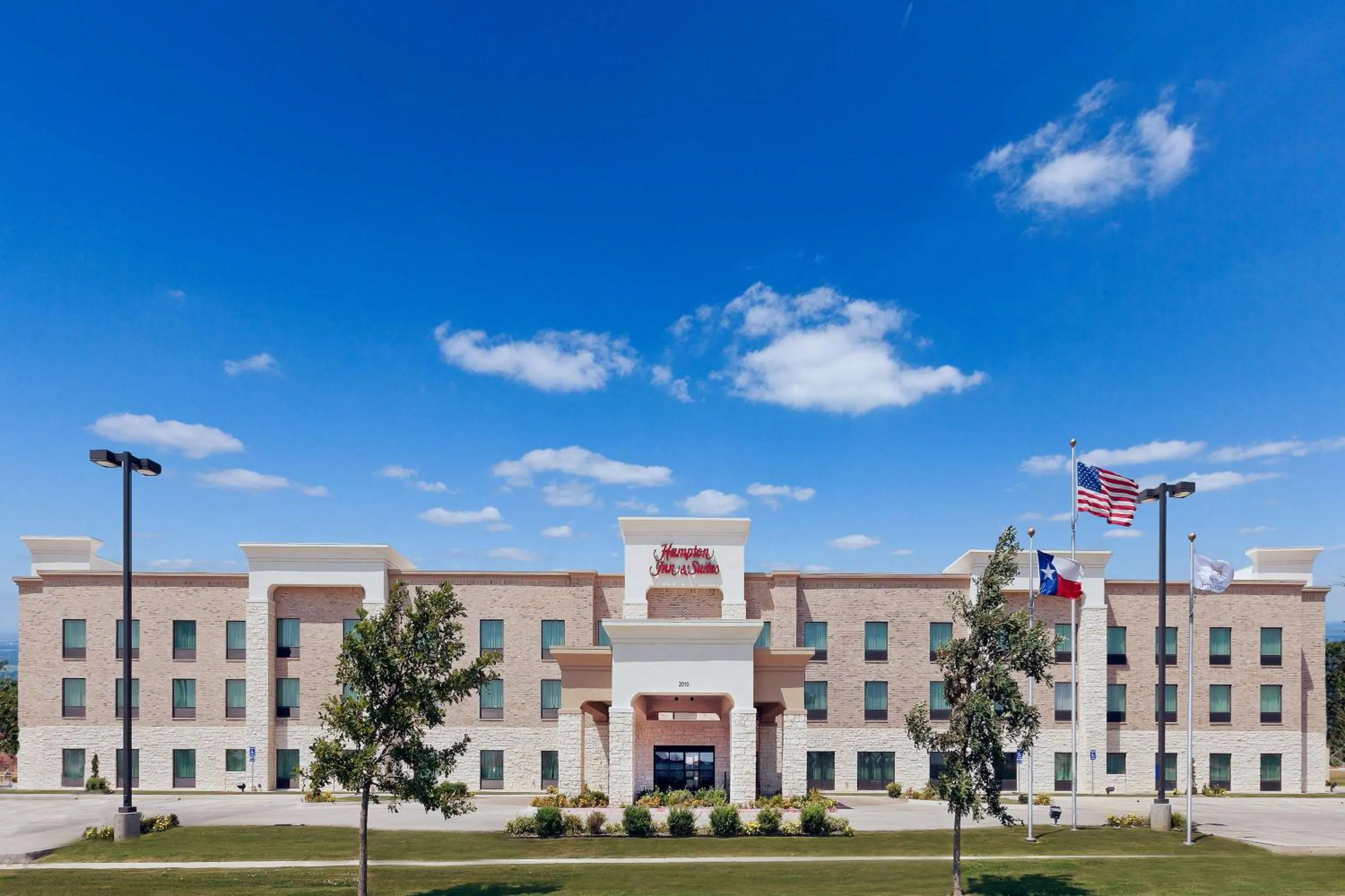 Property building in Hampton Inn & Suites Dumas