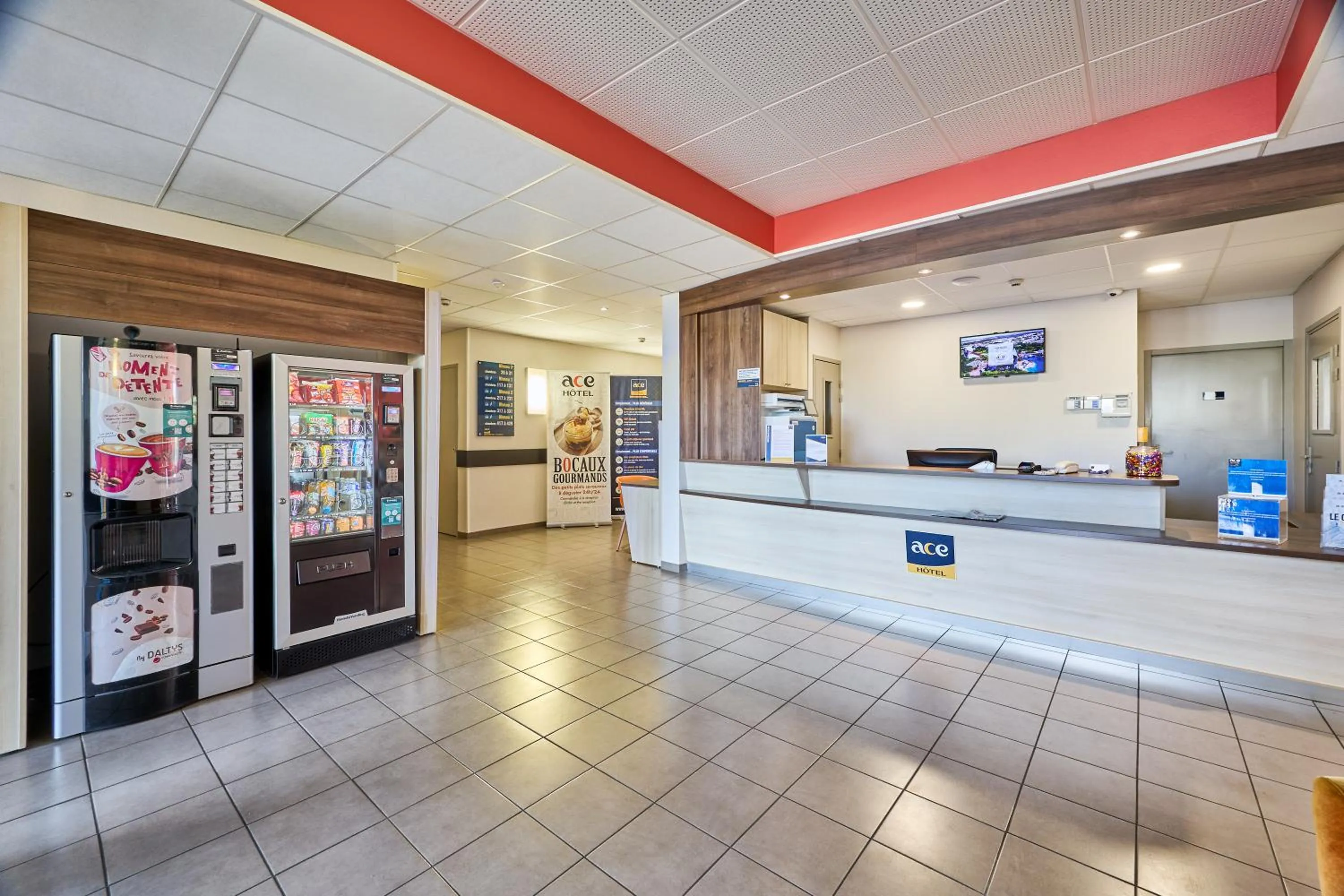 Lobby or reception in Ace Hôtel Caen Nord Mémorial