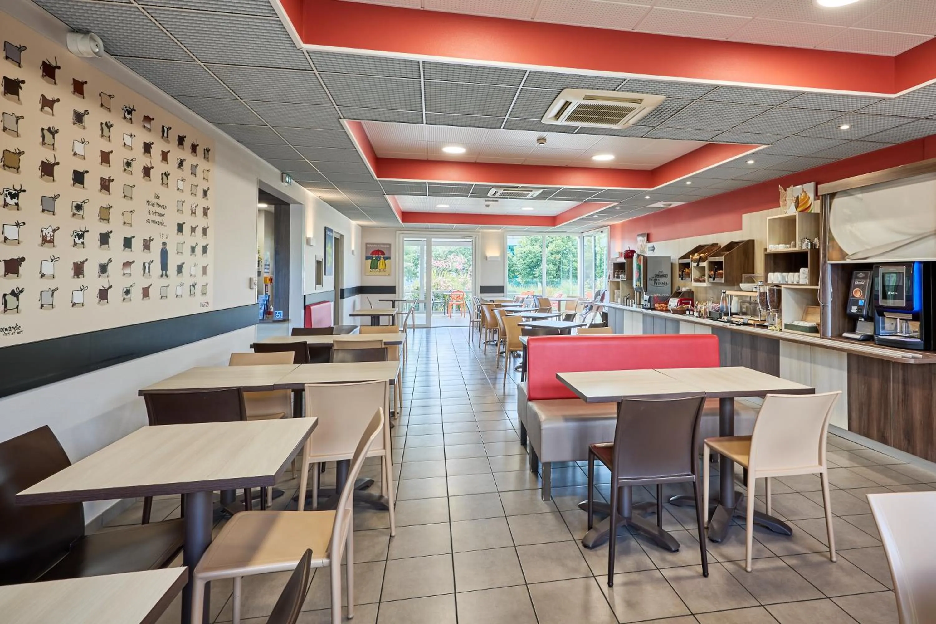 Breakfast in Ace Hôtel Caen Nord Mémorial