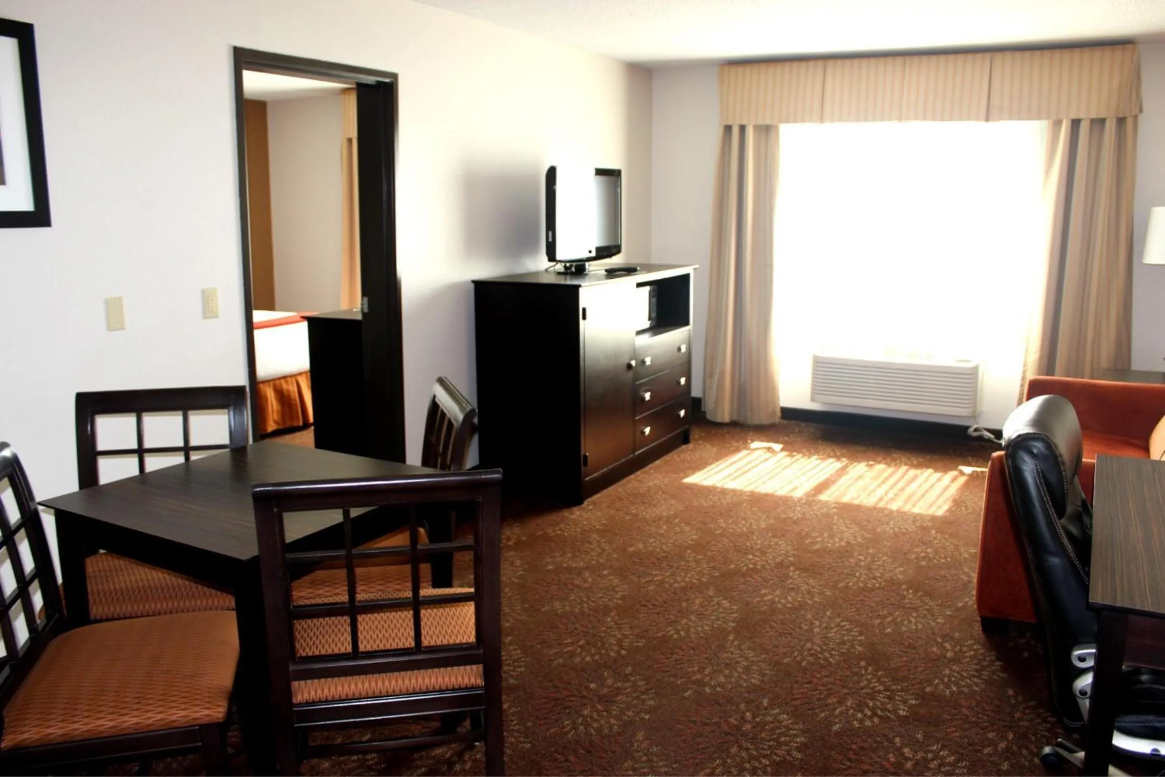 Bedroom in Holiday Inn Express Houghton-Keweenaw by IHG