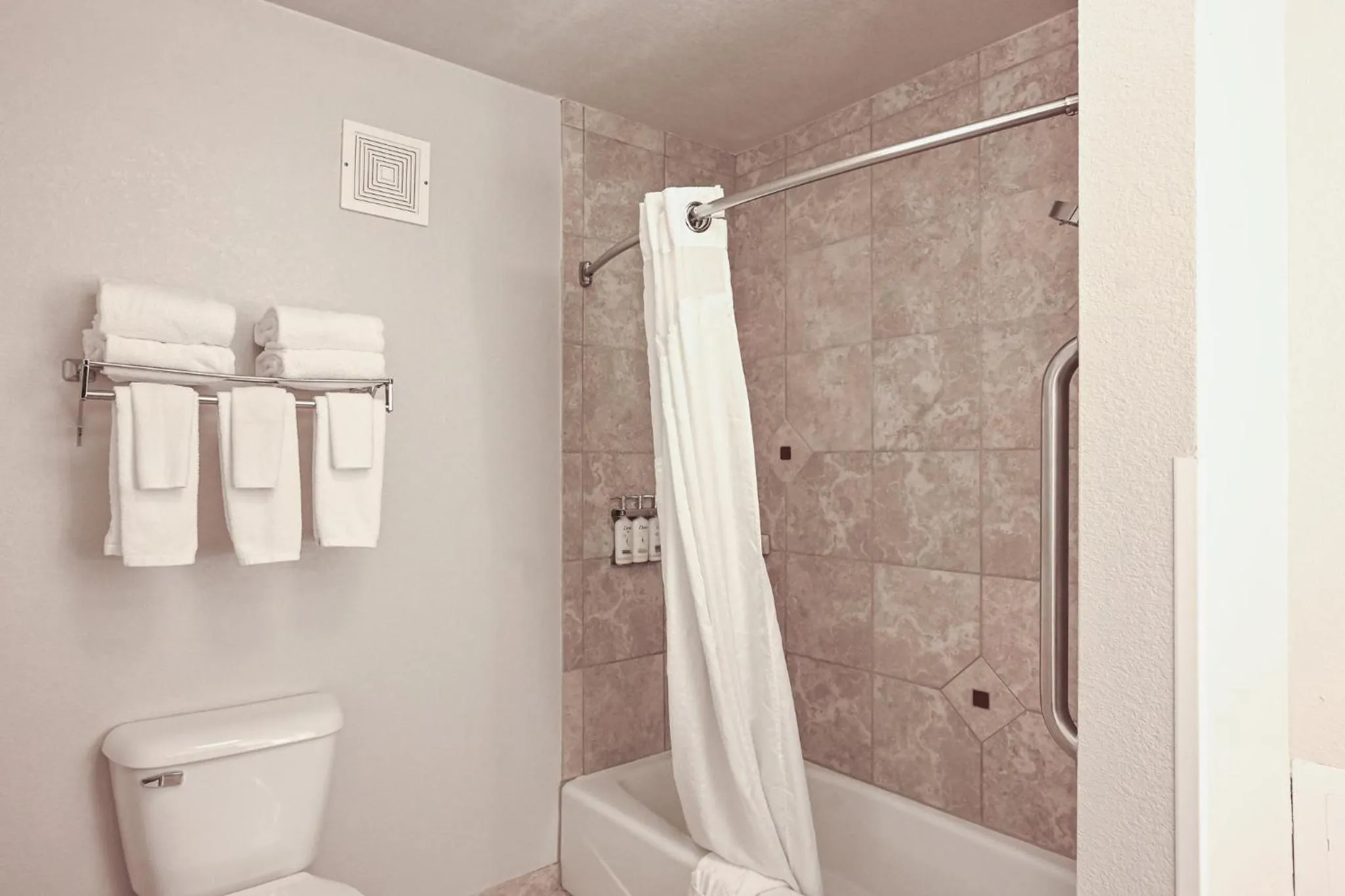 Photo of the whole room in Holiday Inn Express Houghton-Keweenaw by IHG