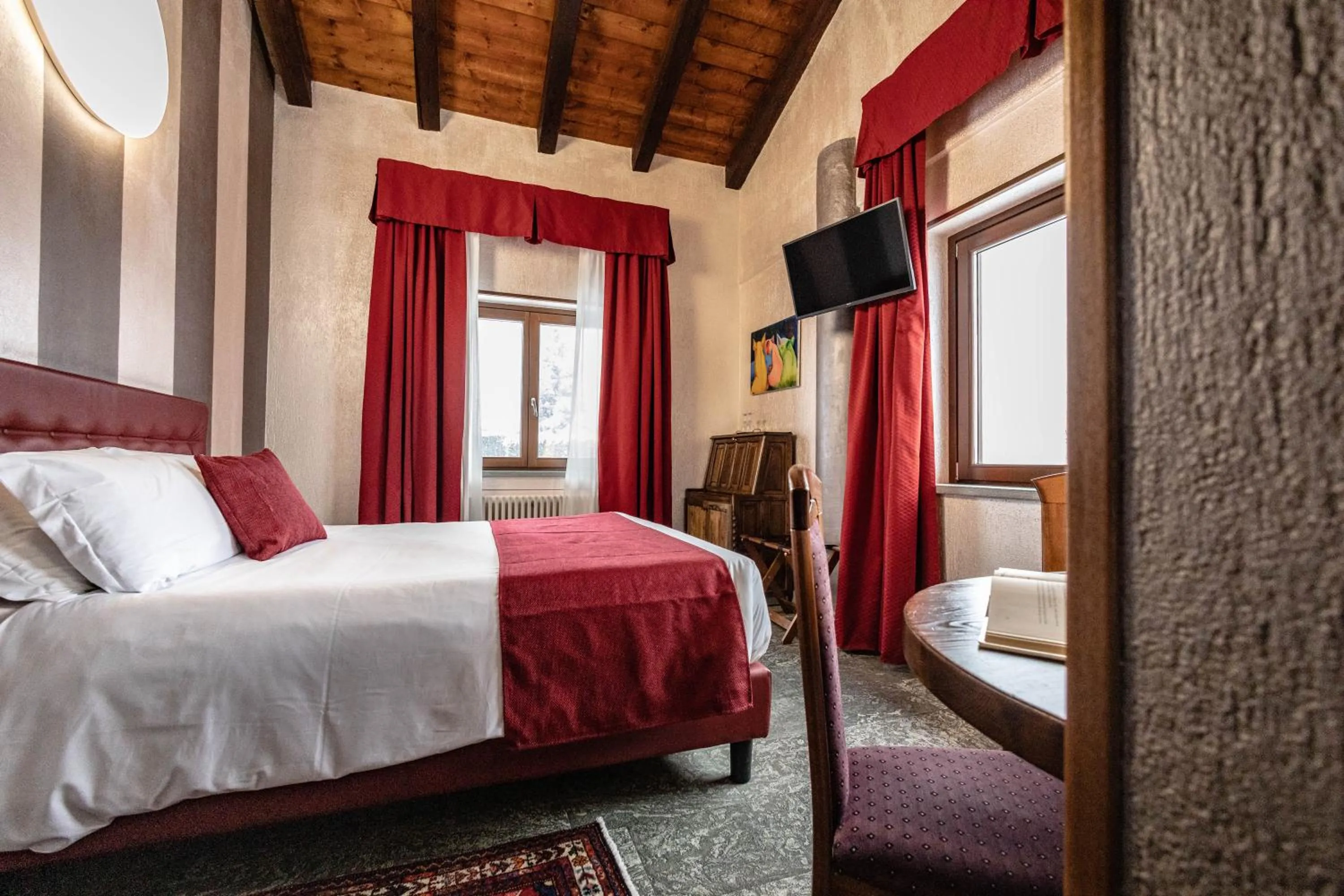 Bedroom, Bed in Hotel & Restaurant Le Charaban