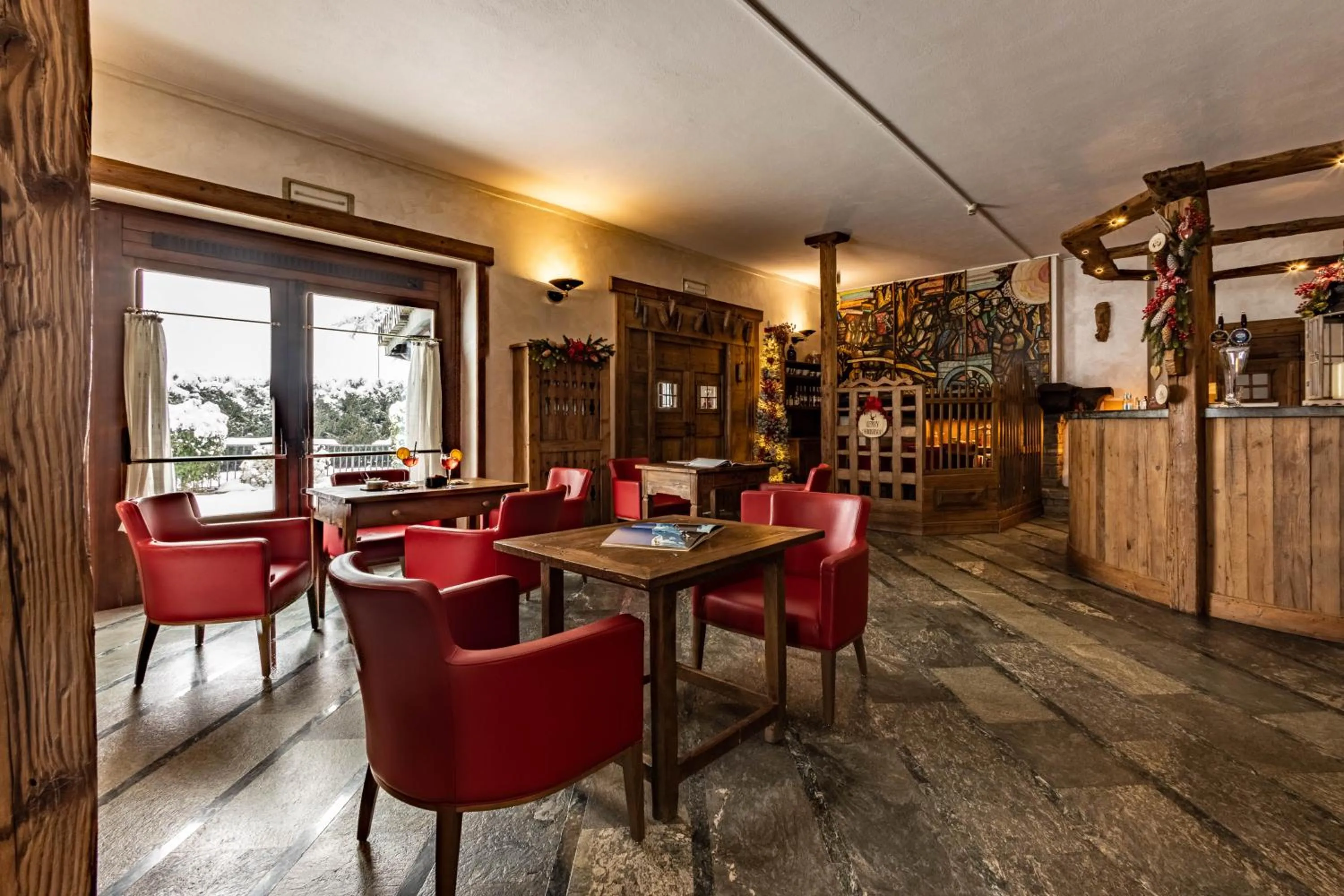 Lobby or reception in Hotel & Restaurant Le Charaban