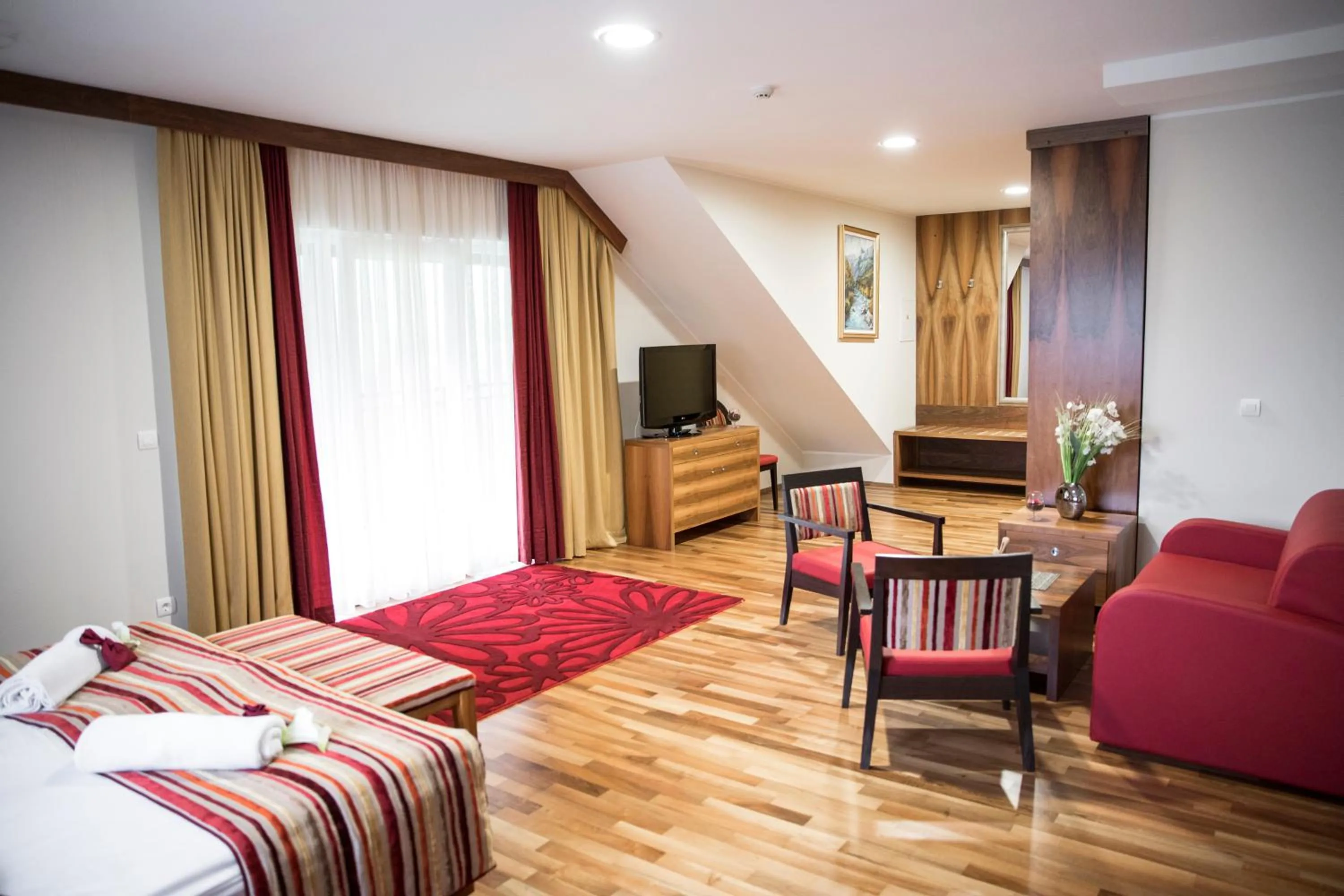 Photo of the whole room, Bed in Hotel Mangart