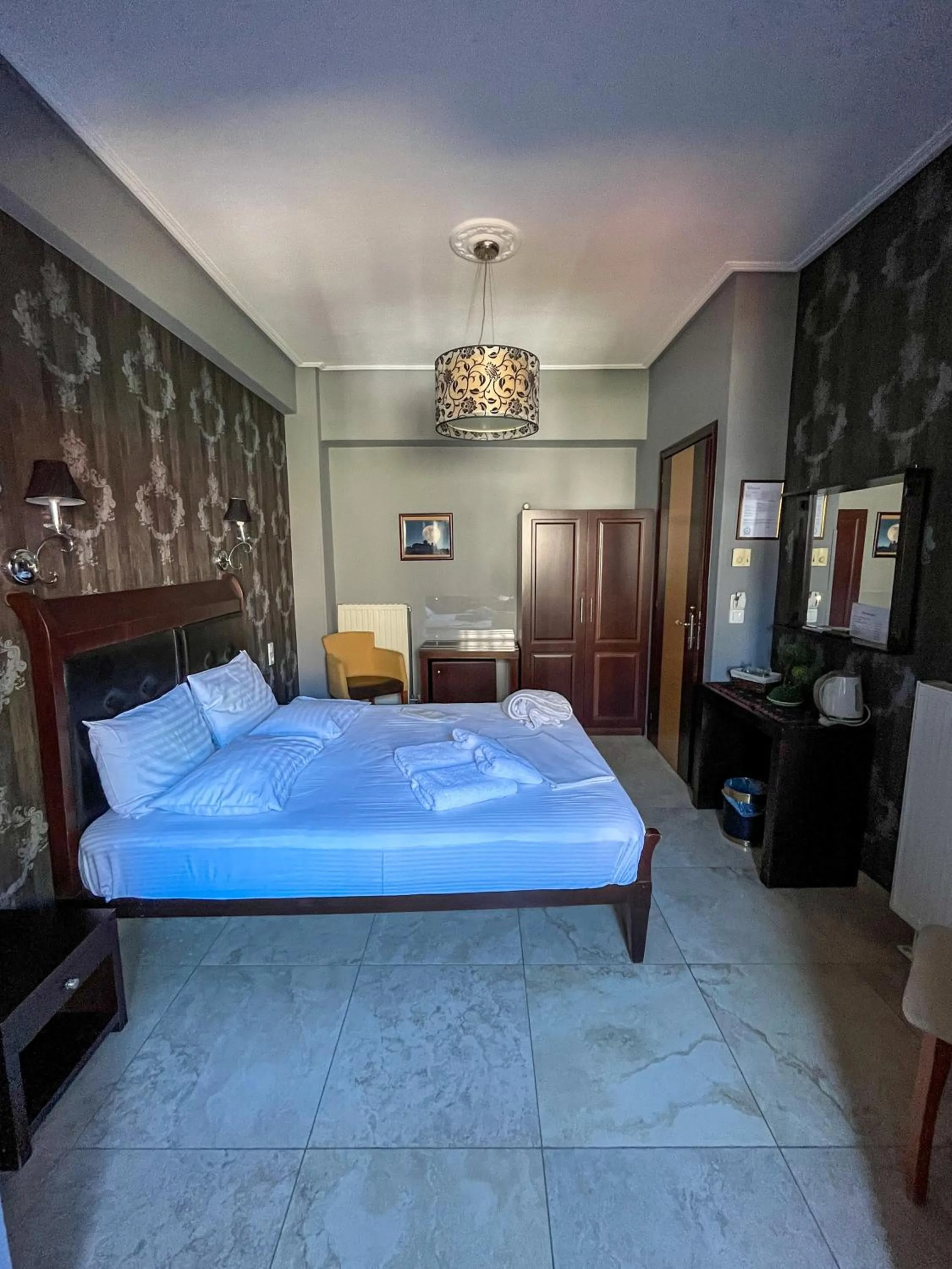 Bedroom, Bed in Toti Boutique Rooms