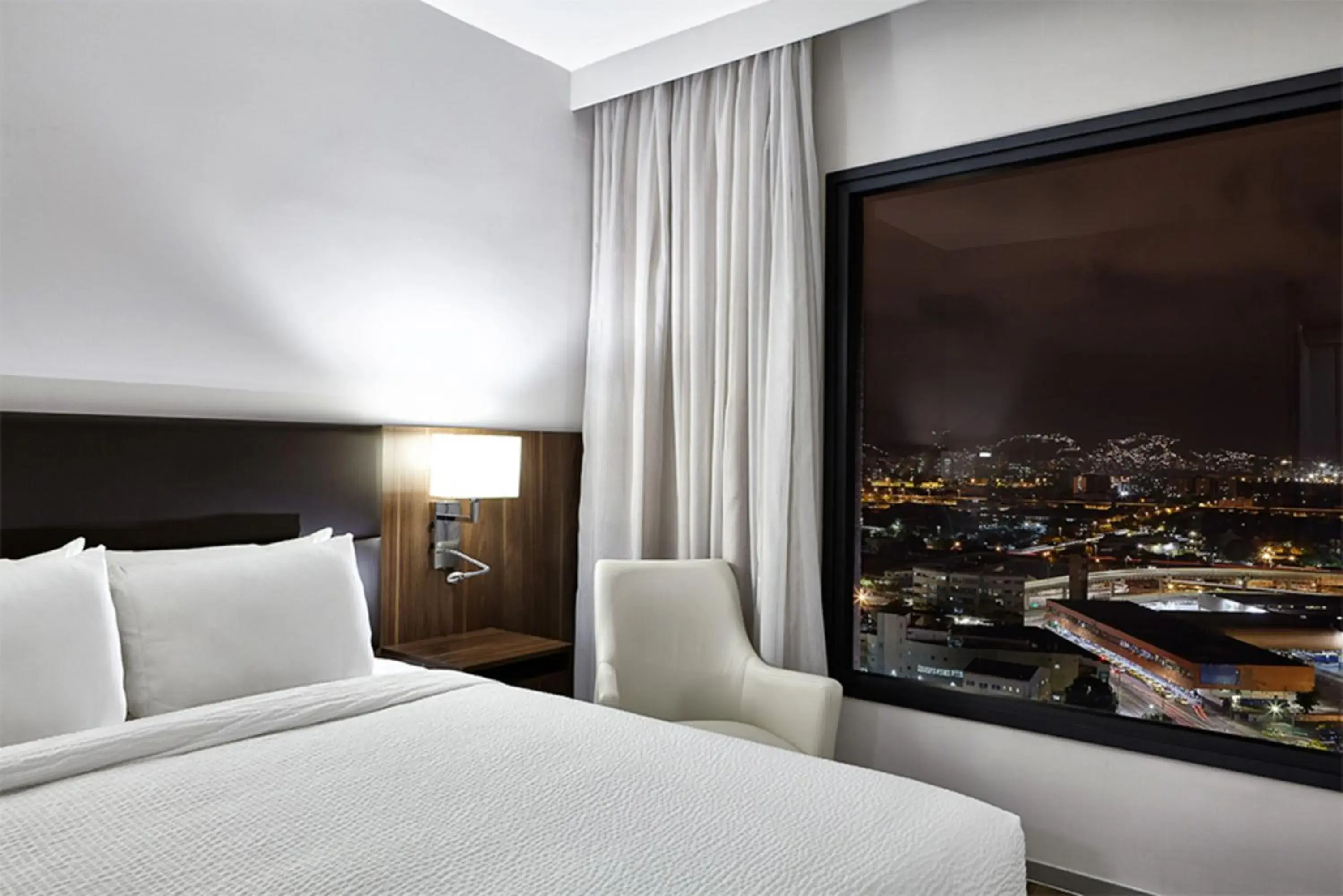 Luxury Double - single occupancy - 1 King Bed in Intercity Rio de Janeiro Porto Maravilha Luxury Double - single occupancy - 1 King Bed in Intercity Rio de Janeiro Porto Maravilha