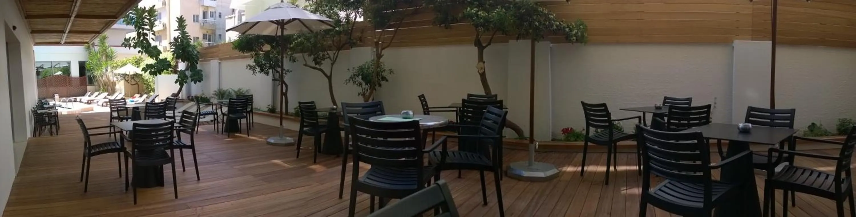 Restaurant/places to eat in Athena Hotel