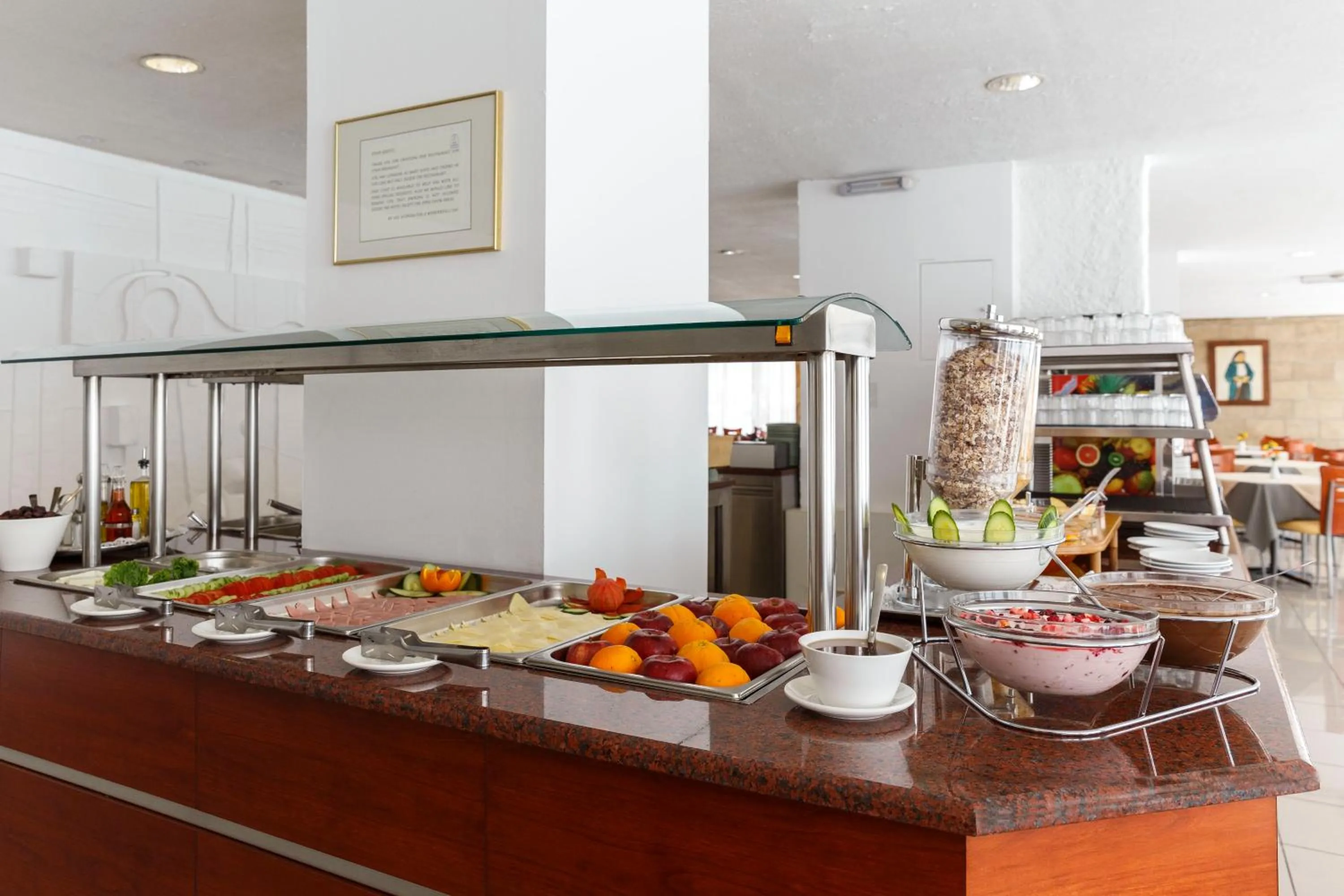 Restaurant/places to eat in Athena Hotel