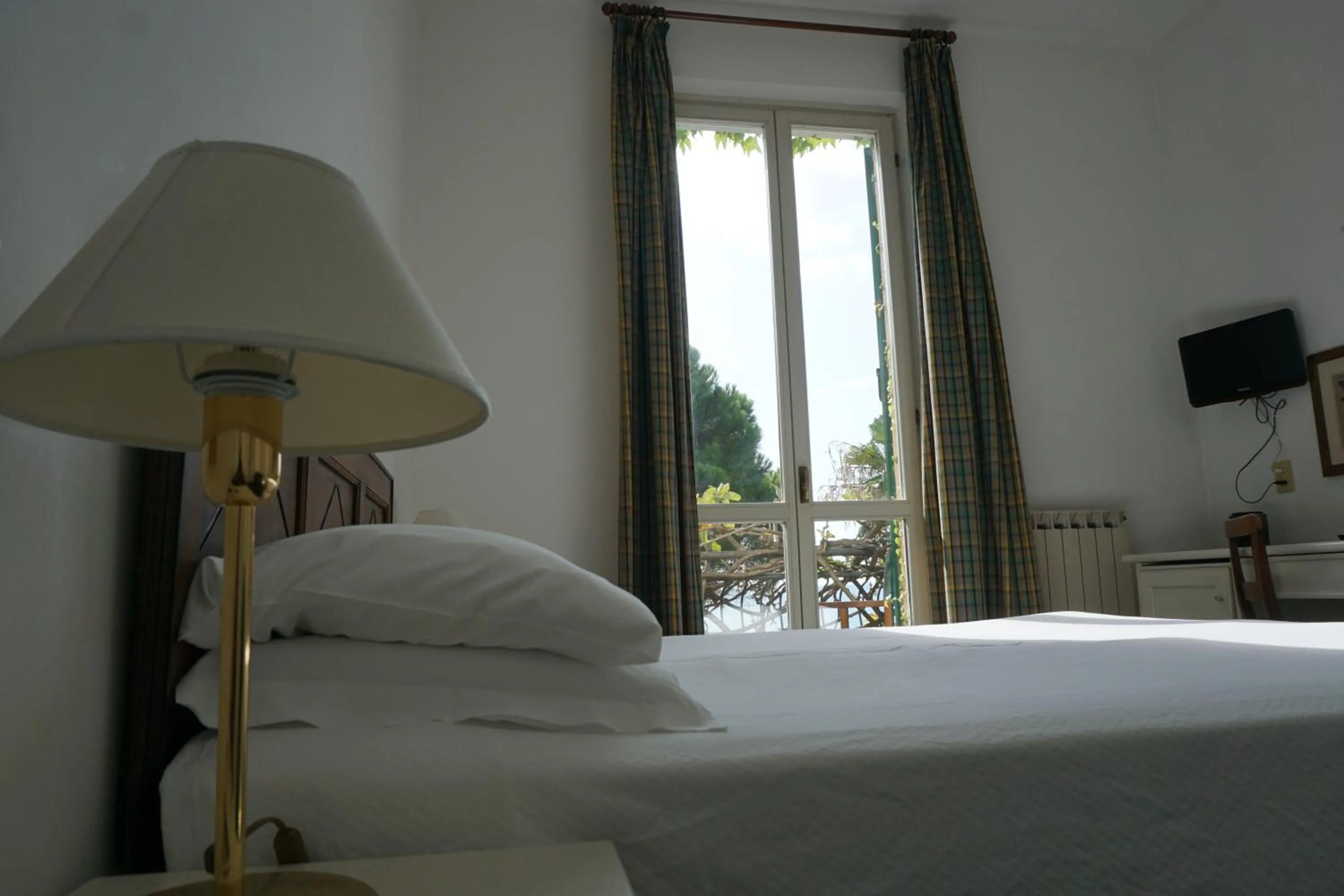 Photo of the whole room, Bed in Hotel Beau Rivage