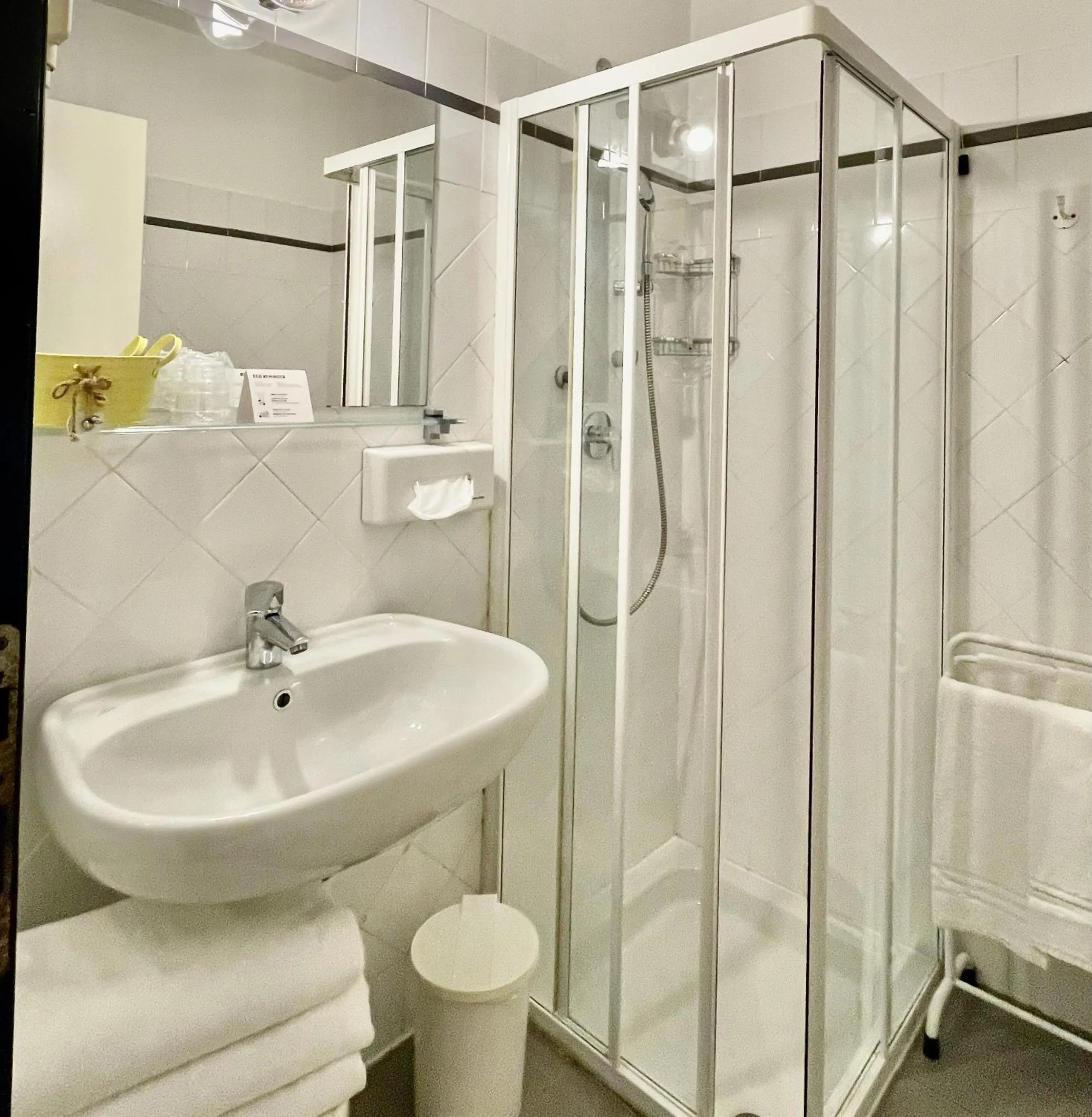 Shower in Hotel Beau Rivage