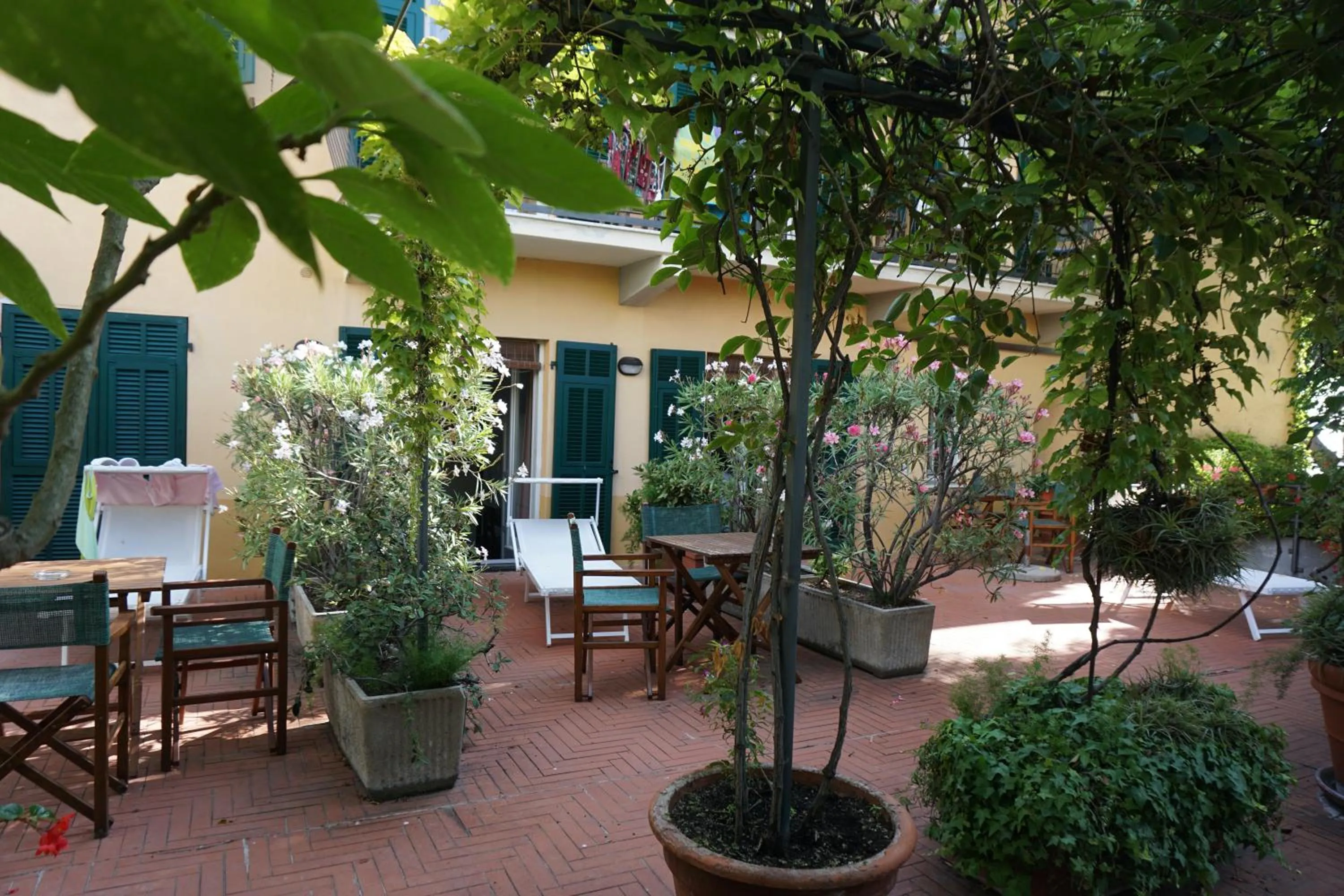 Patio in Hotel Beau Rivage