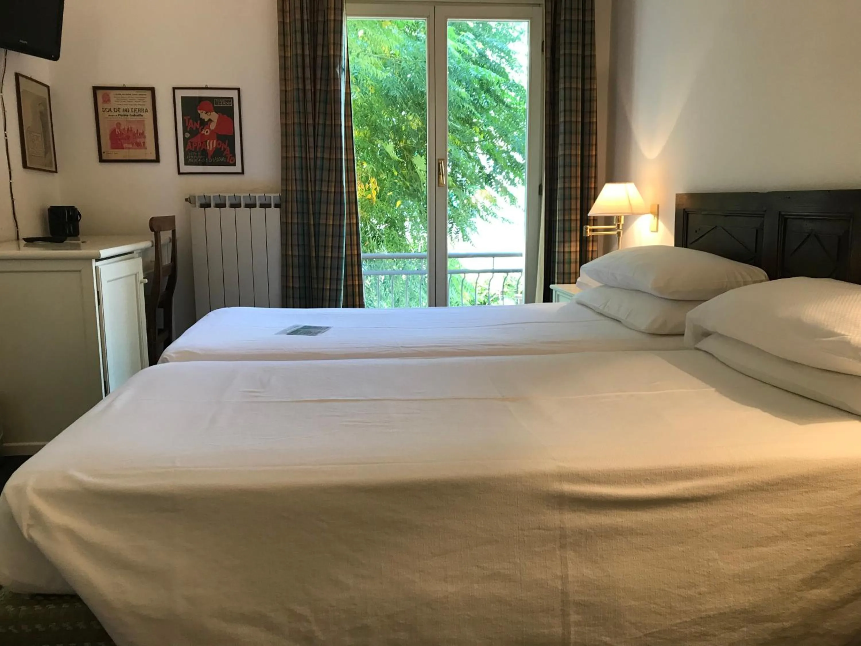 Photo of the whole room, Bed in Hotel Beau Rivage