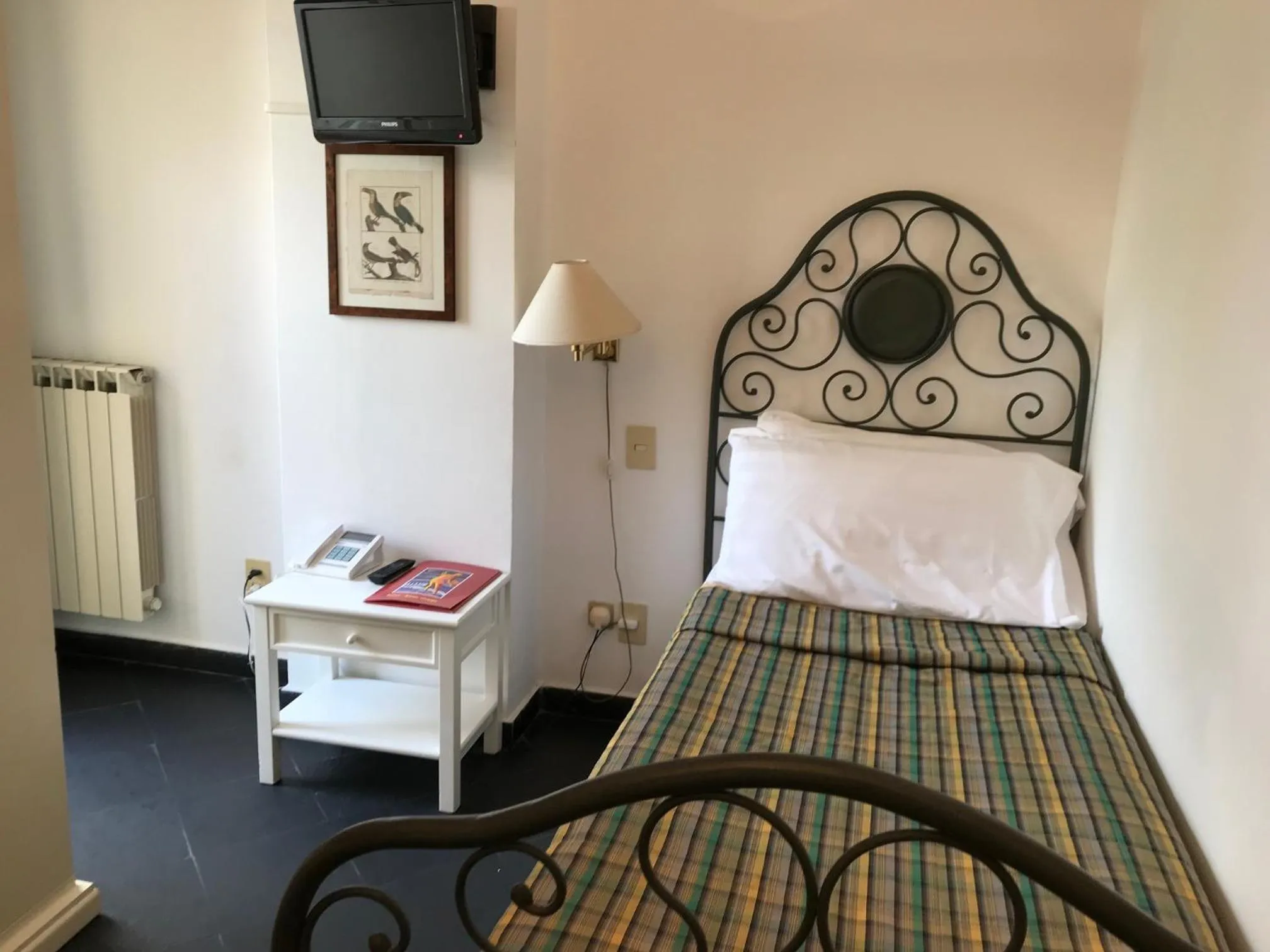 Bedroom, Bed in Hotel Beau Rivage