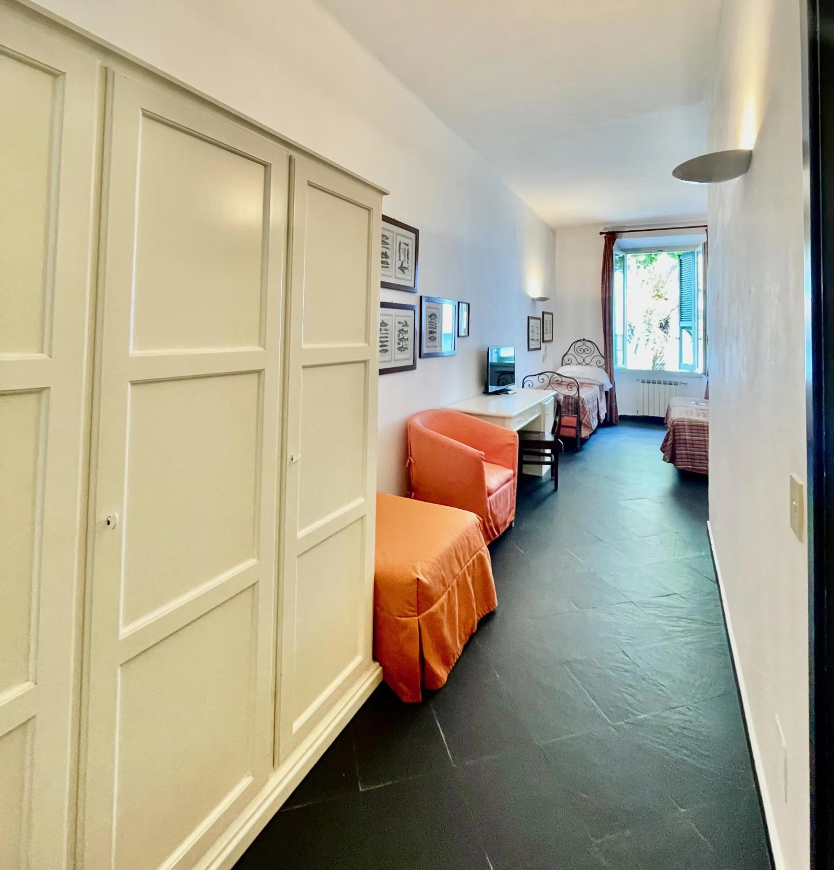 Bed in Hotel Beau Rivage