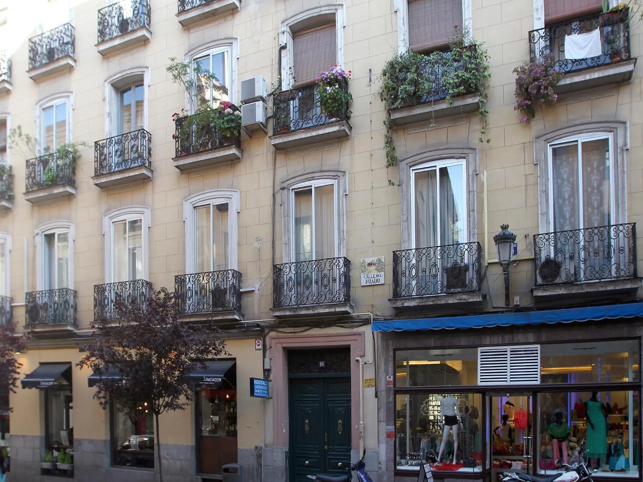 Property building in Hostal Sardinero