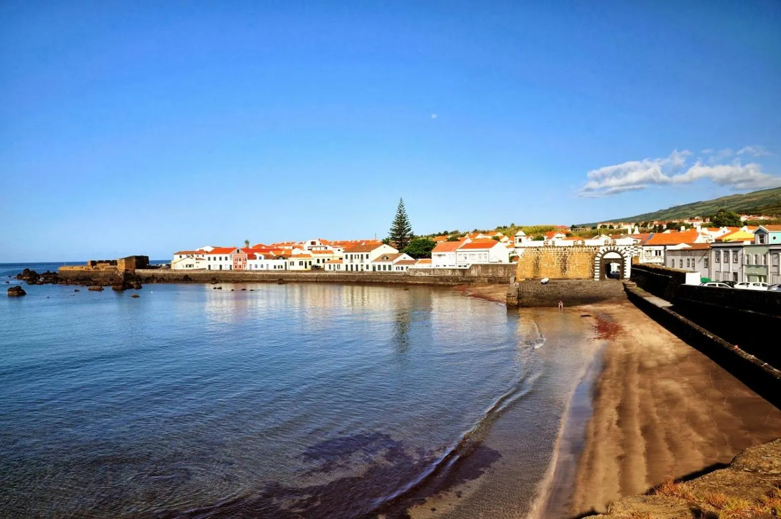 Restaurant/places to eat in Porto Pim Guest House