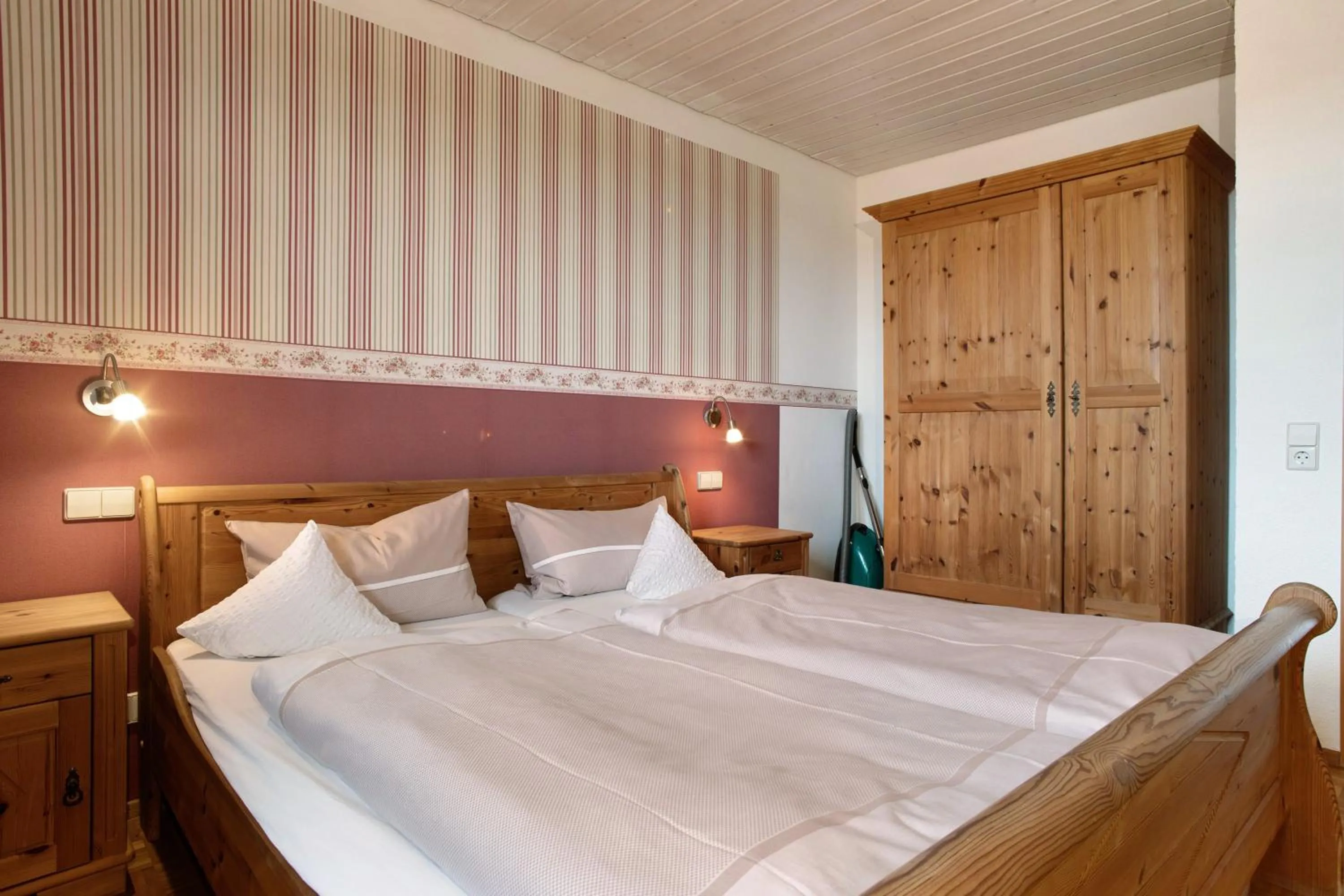 Property building, Bed in Obst- Ferienhof Ragg