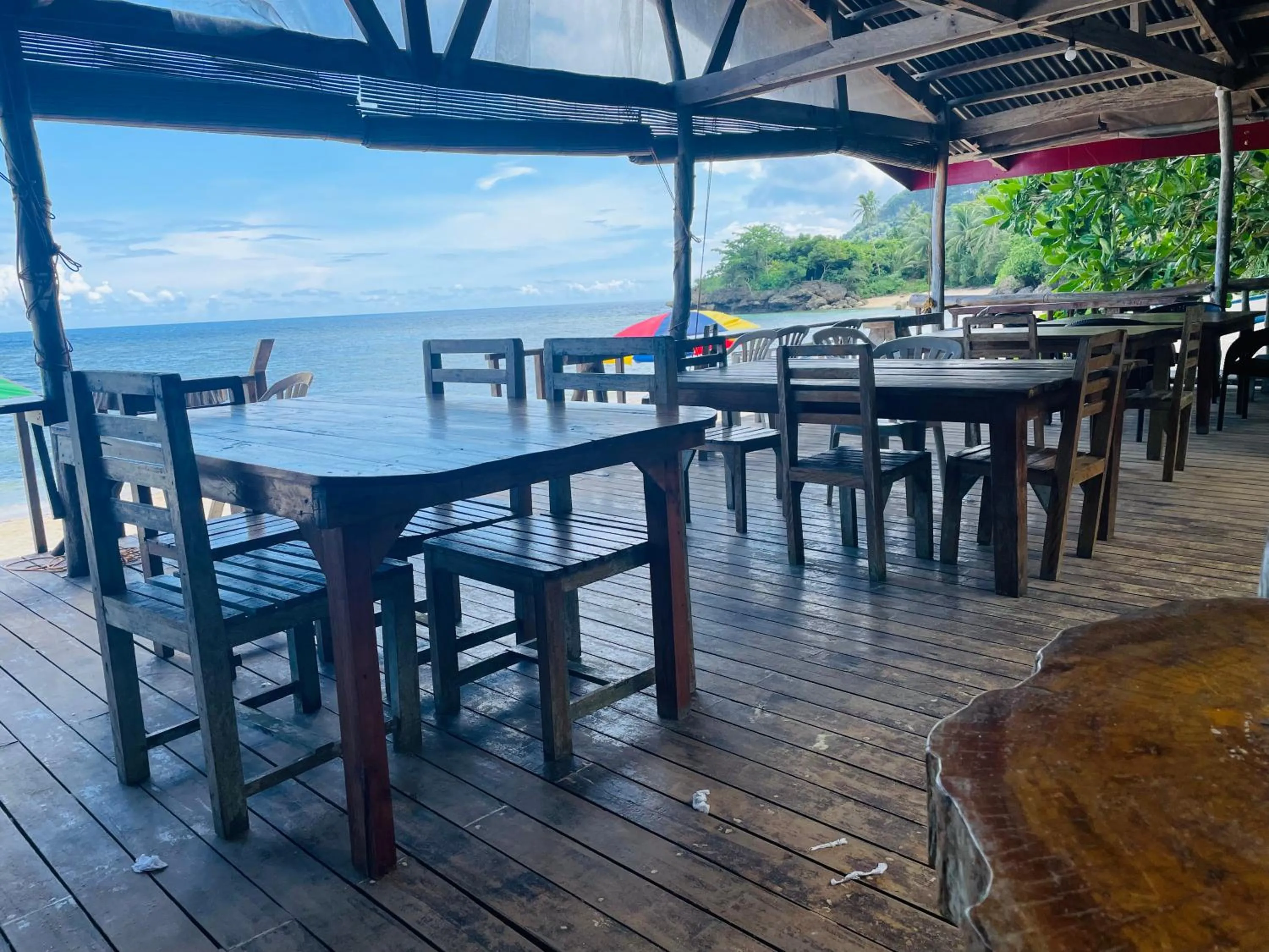 Restaurant/places to eat in White Beach Front and Cottages