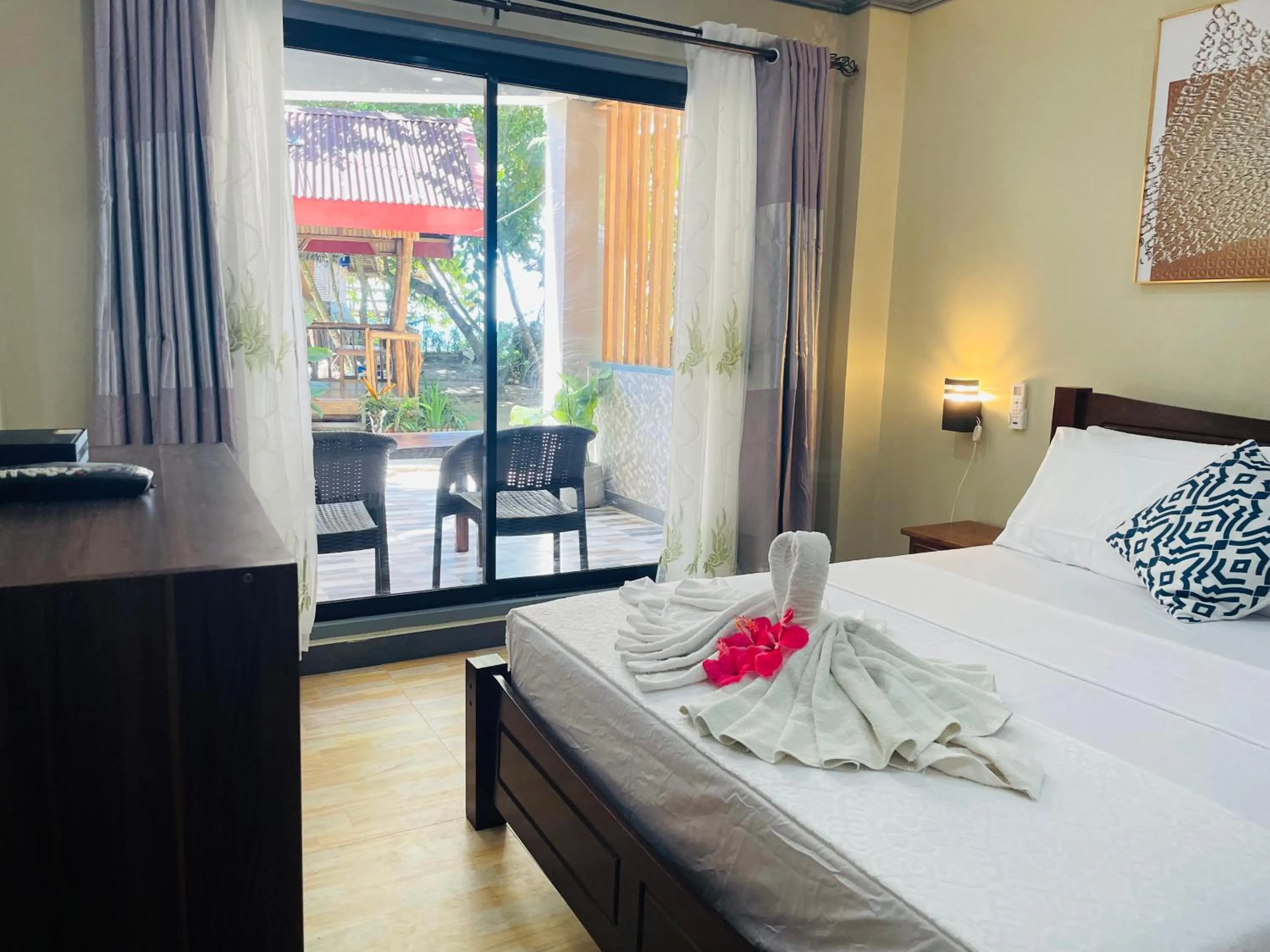 Bed in White Beach Front and Cottages