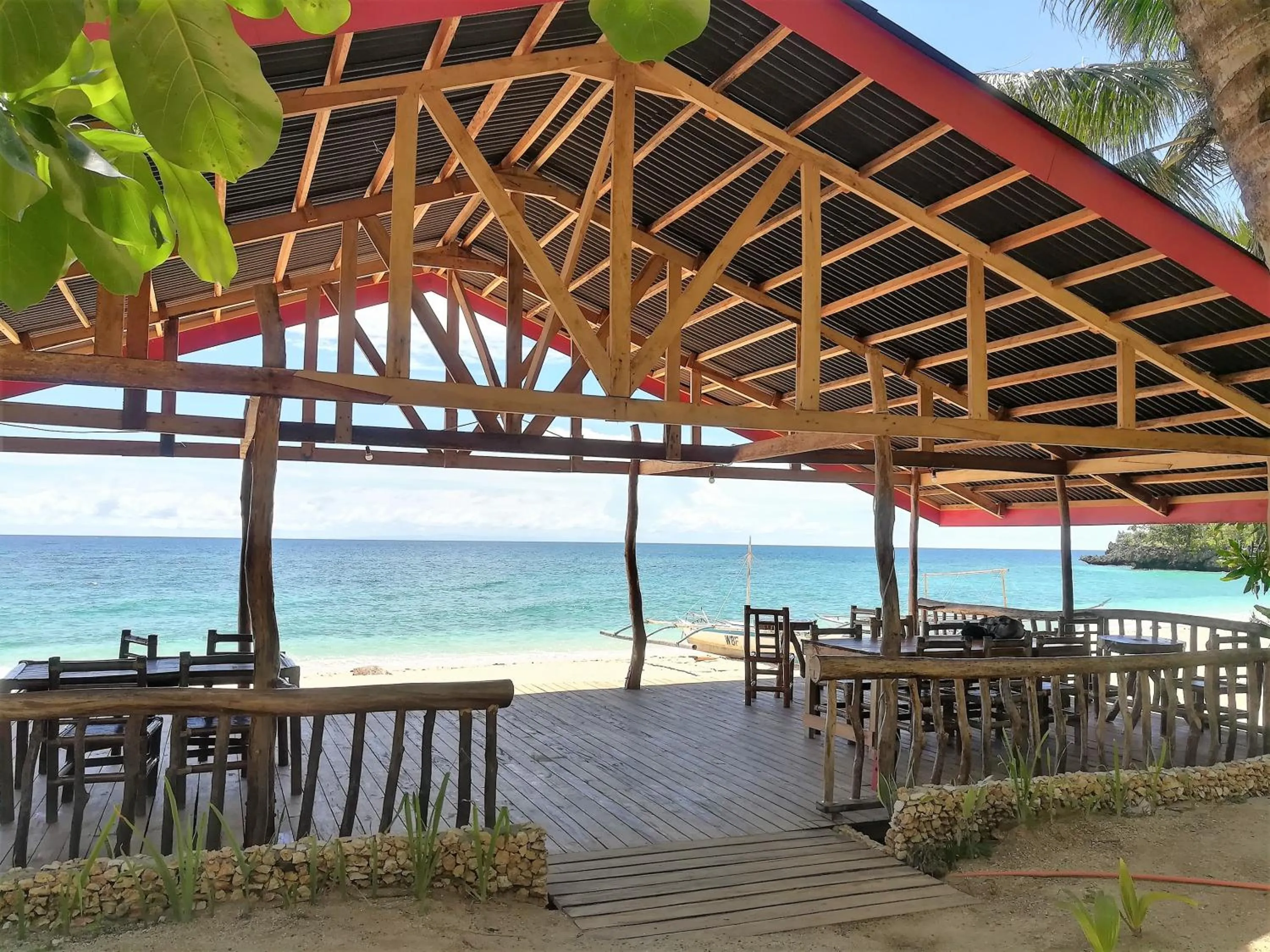 Restaurant/places to eat in White Beach Front and Cottages