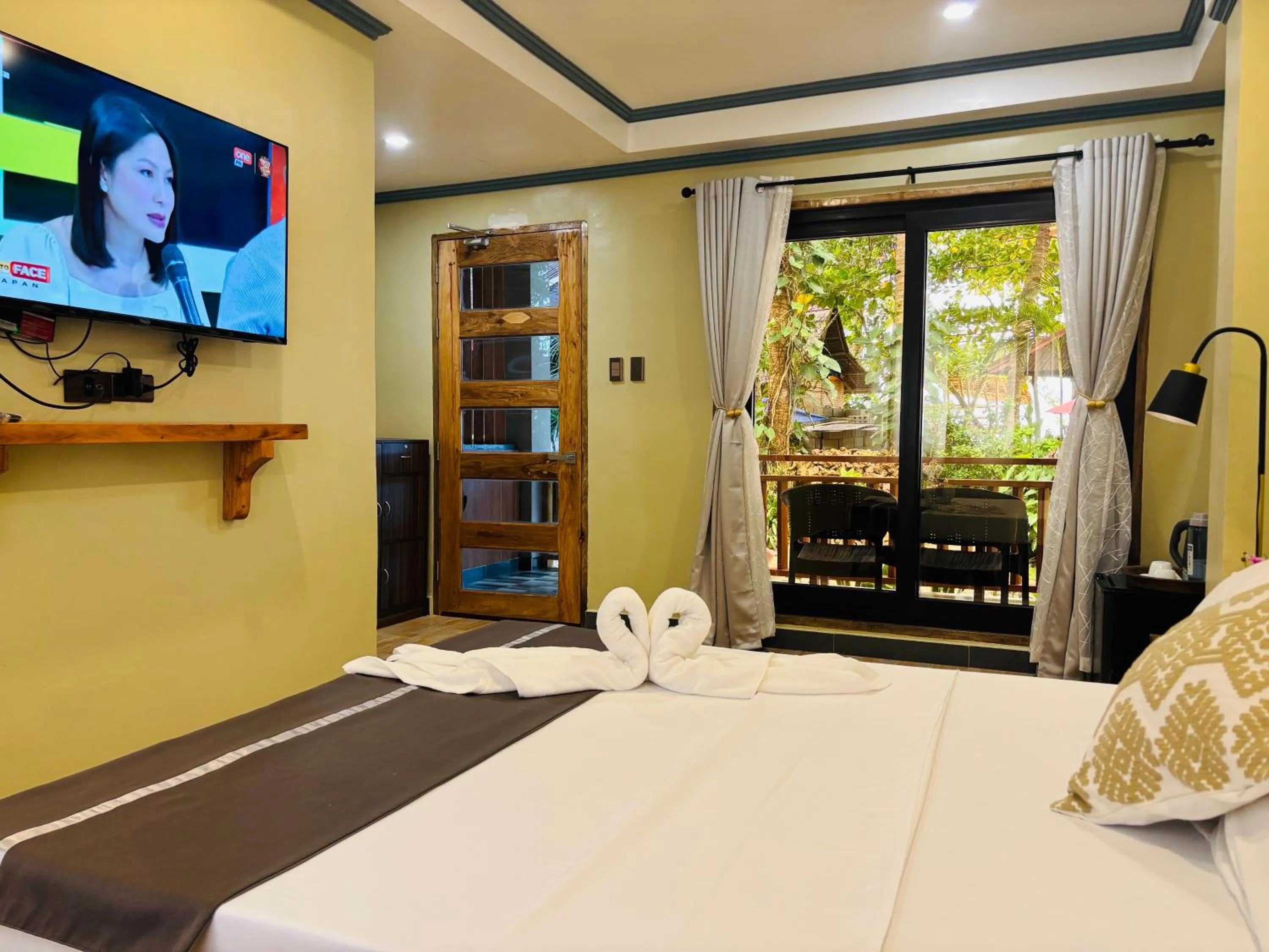 Bed in White Beach Front and Cottages