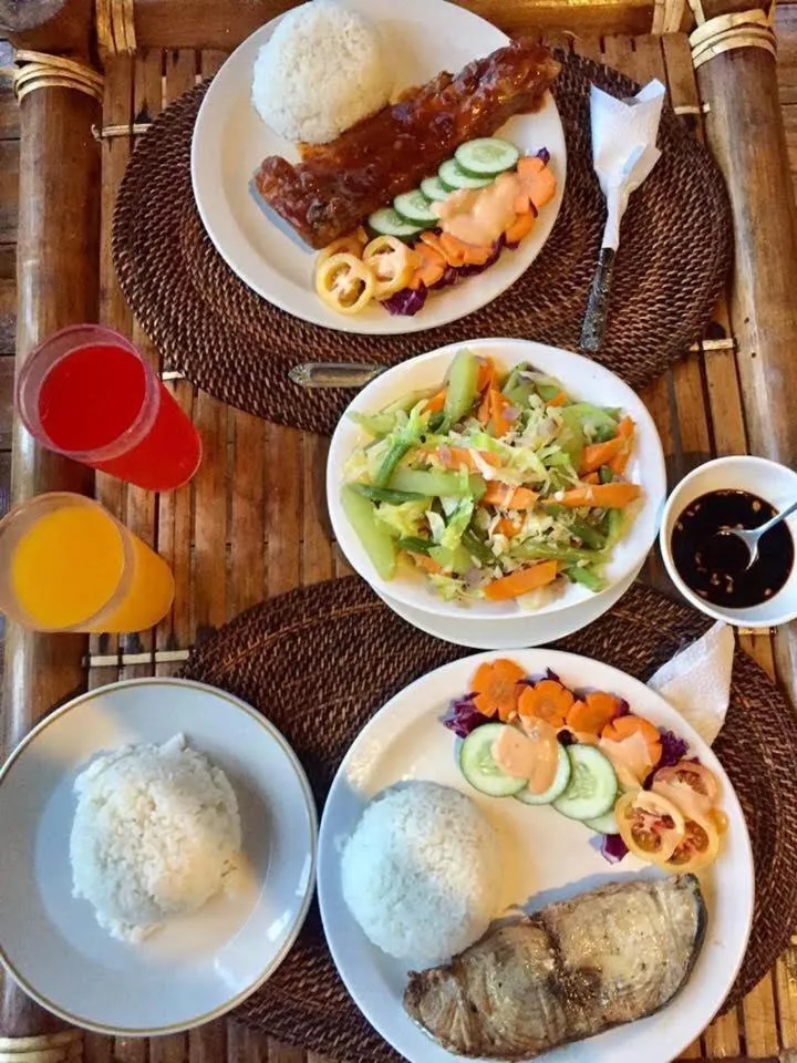 Food and drinks in White Beach Front and Cottages