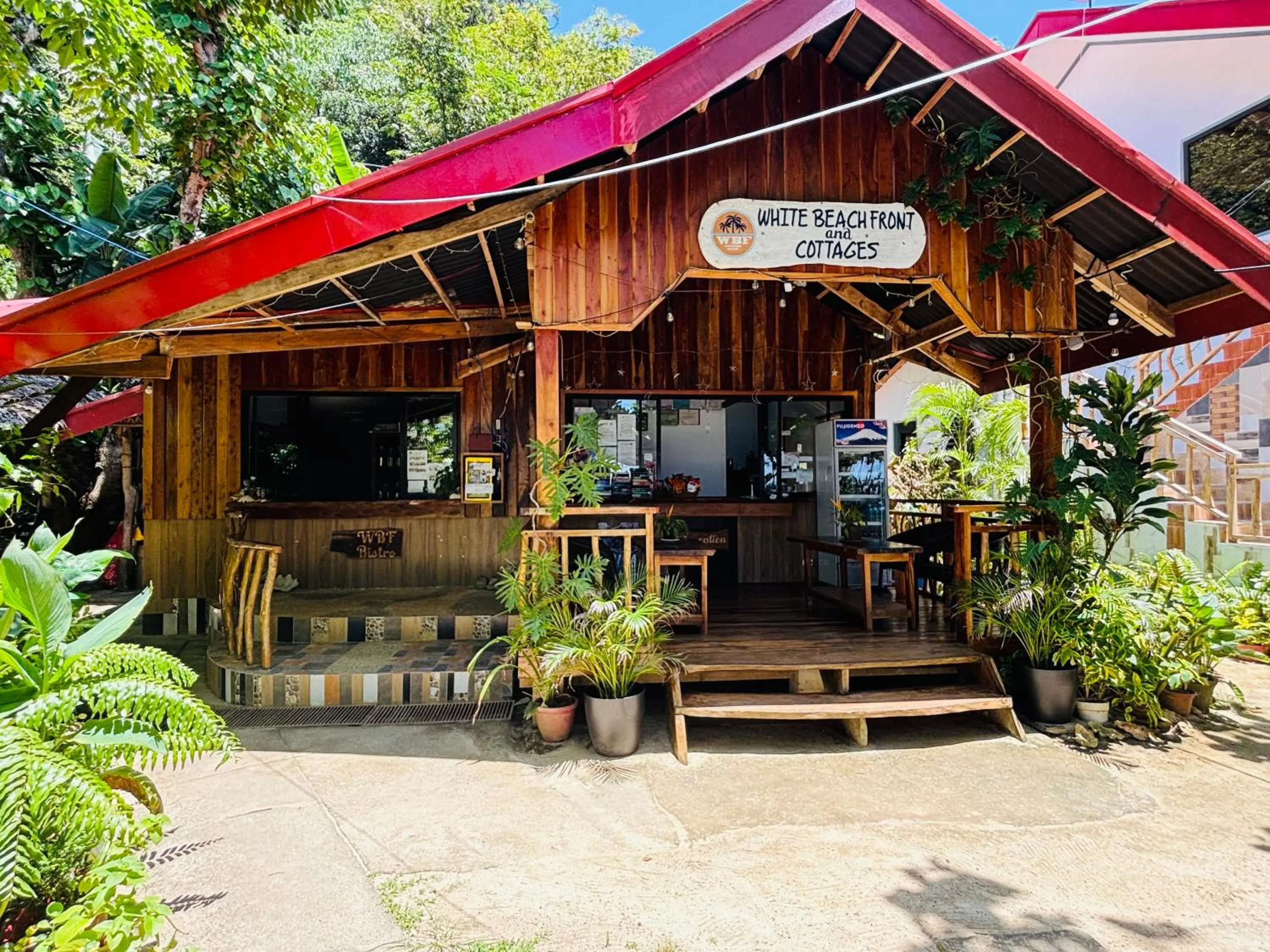Lobby or reception in White Beach Front and Cottages