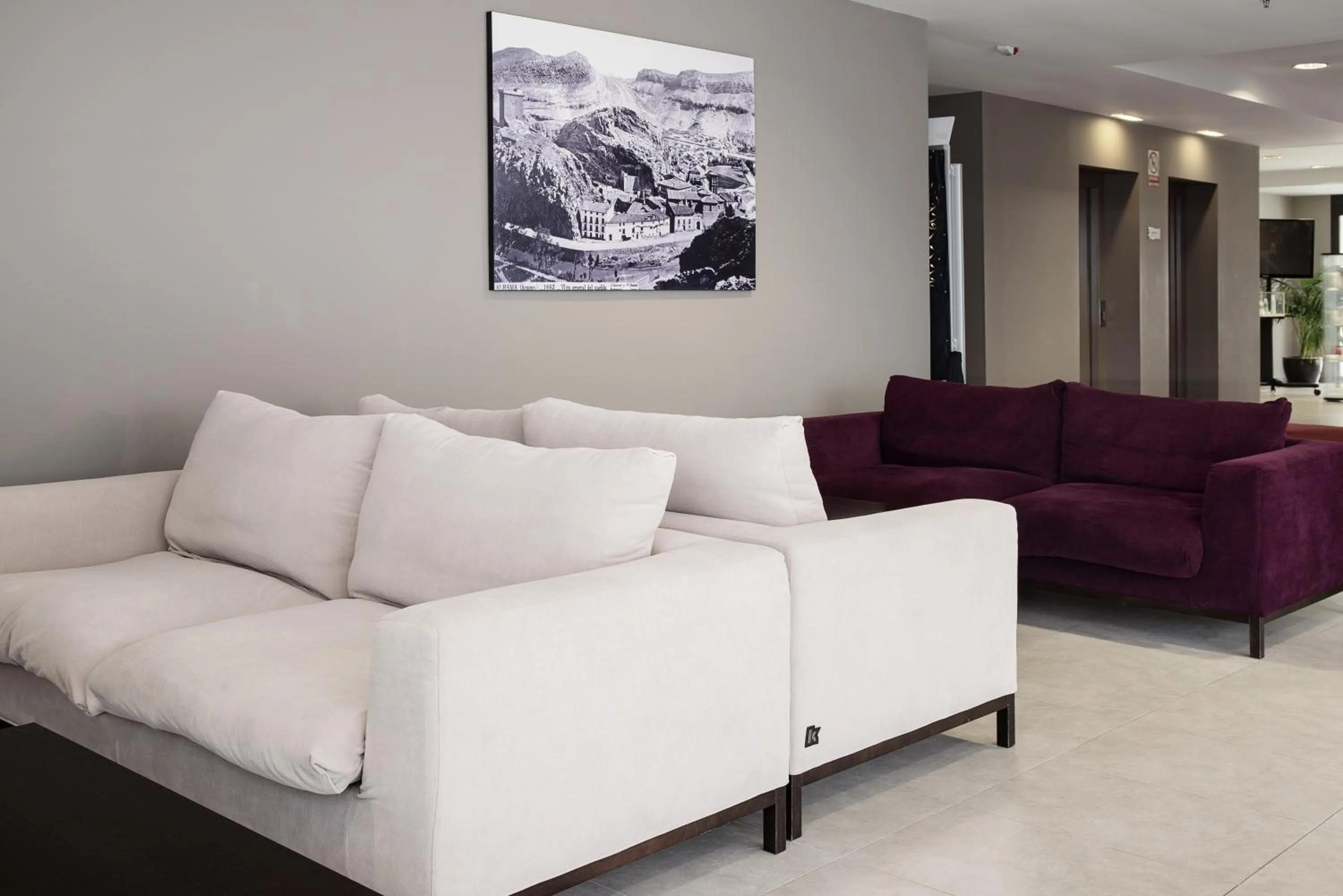 Communal lounge/ TV room in Hotel Balneario Alhama de Aragón