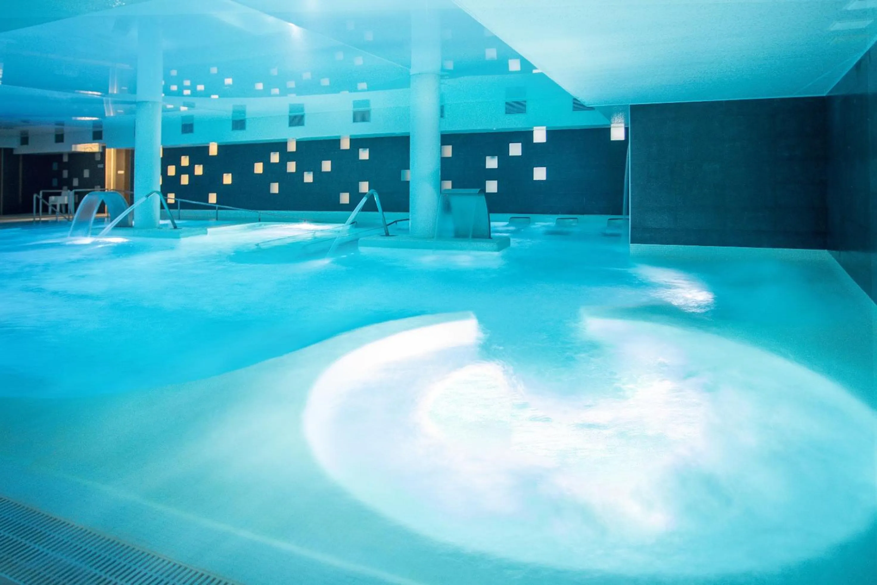 Swimming pool in Hotel Balneario Alhama de Aragón