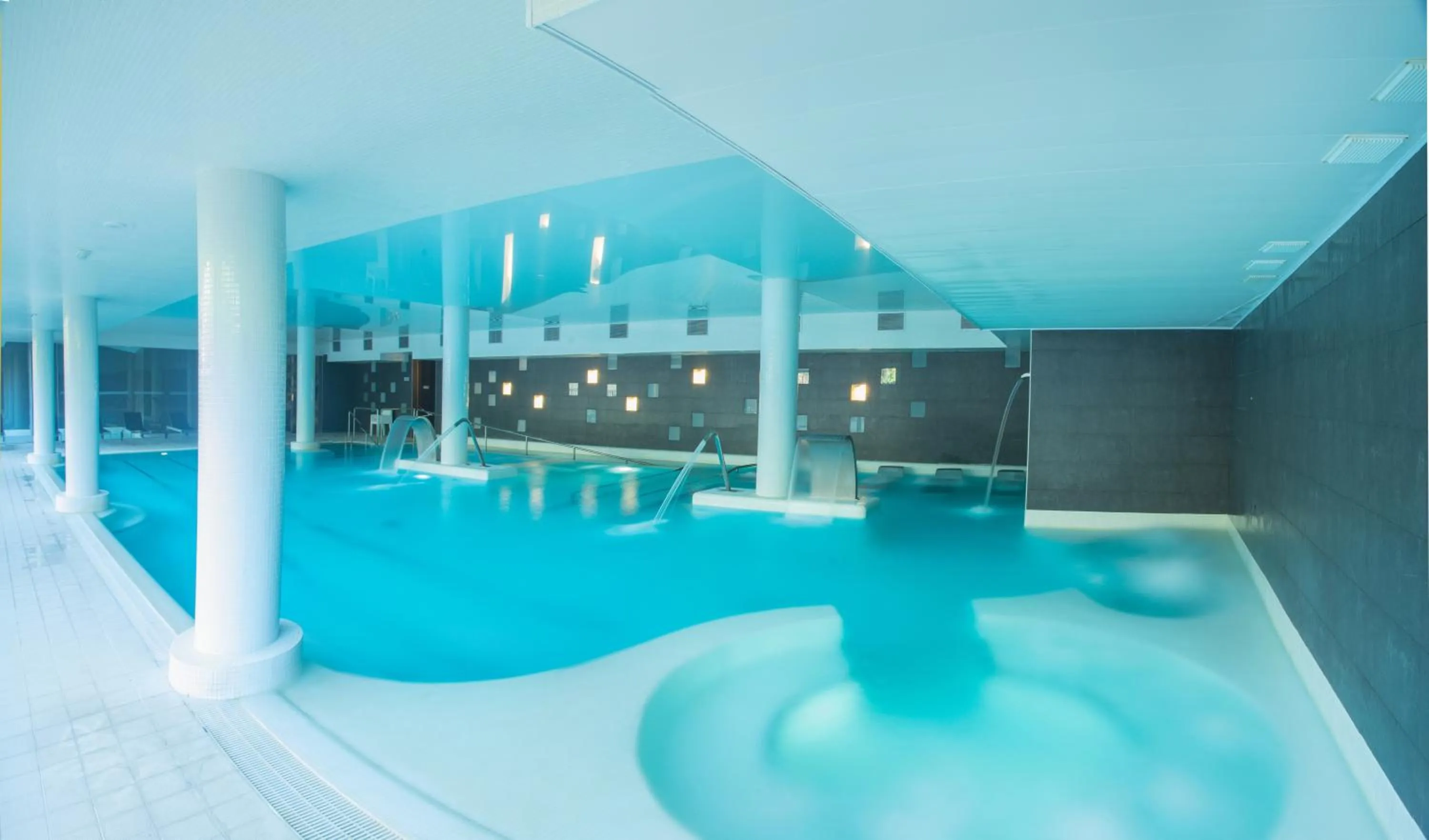 Swimming pool in Hotel Balneario Alhama de Aragón