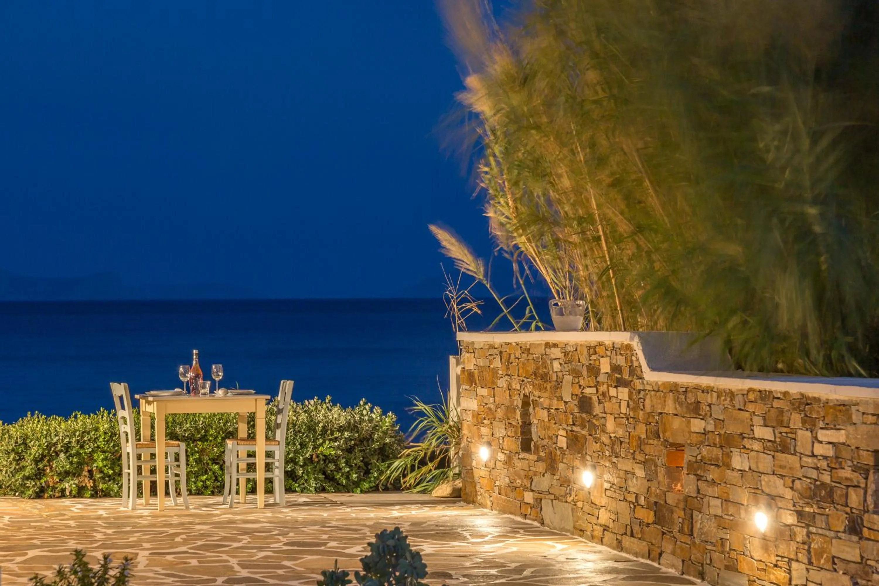 Restaurant/places to eat in Ostria Inn