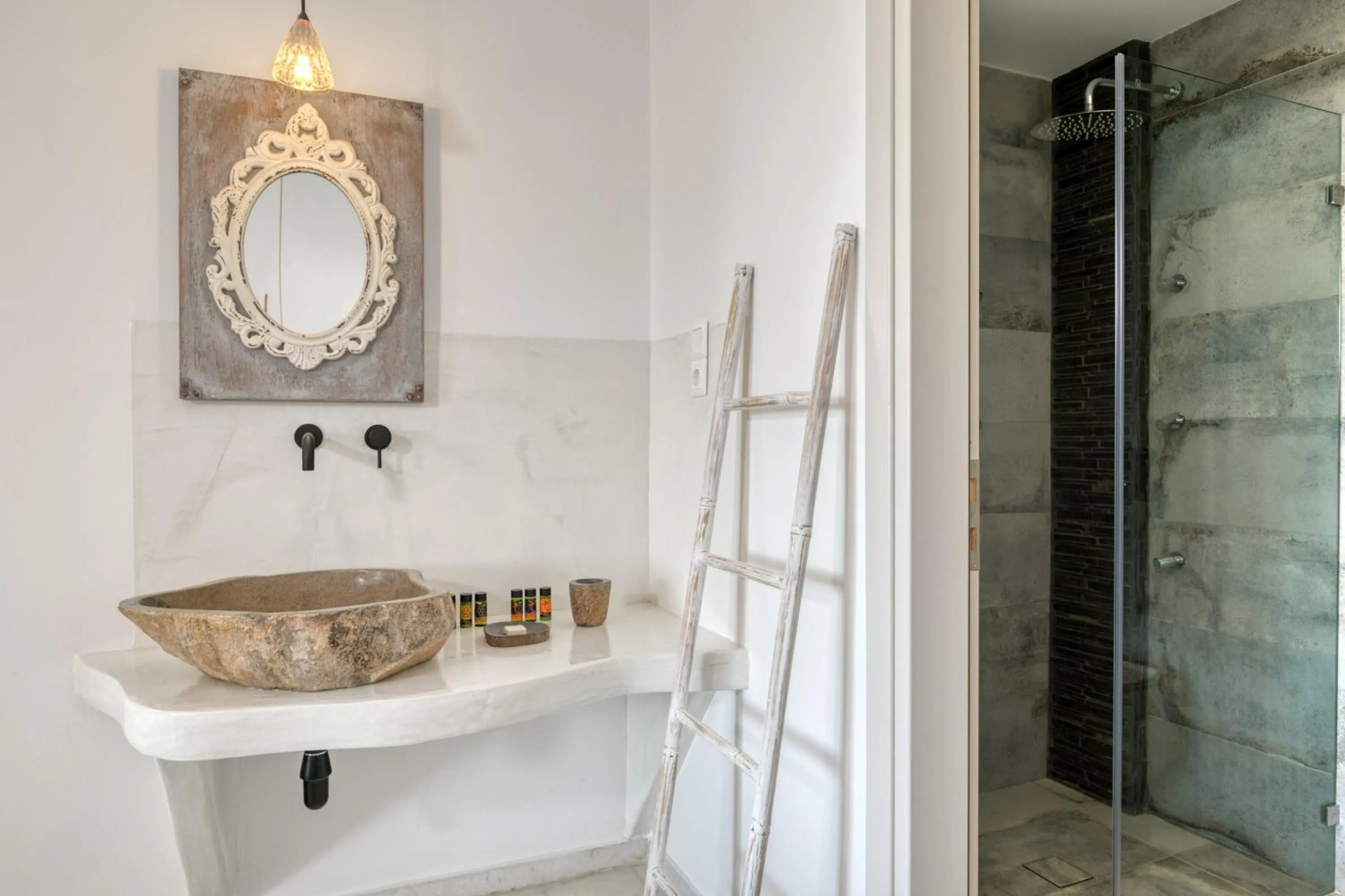 Area and facilities in Ostria Inn