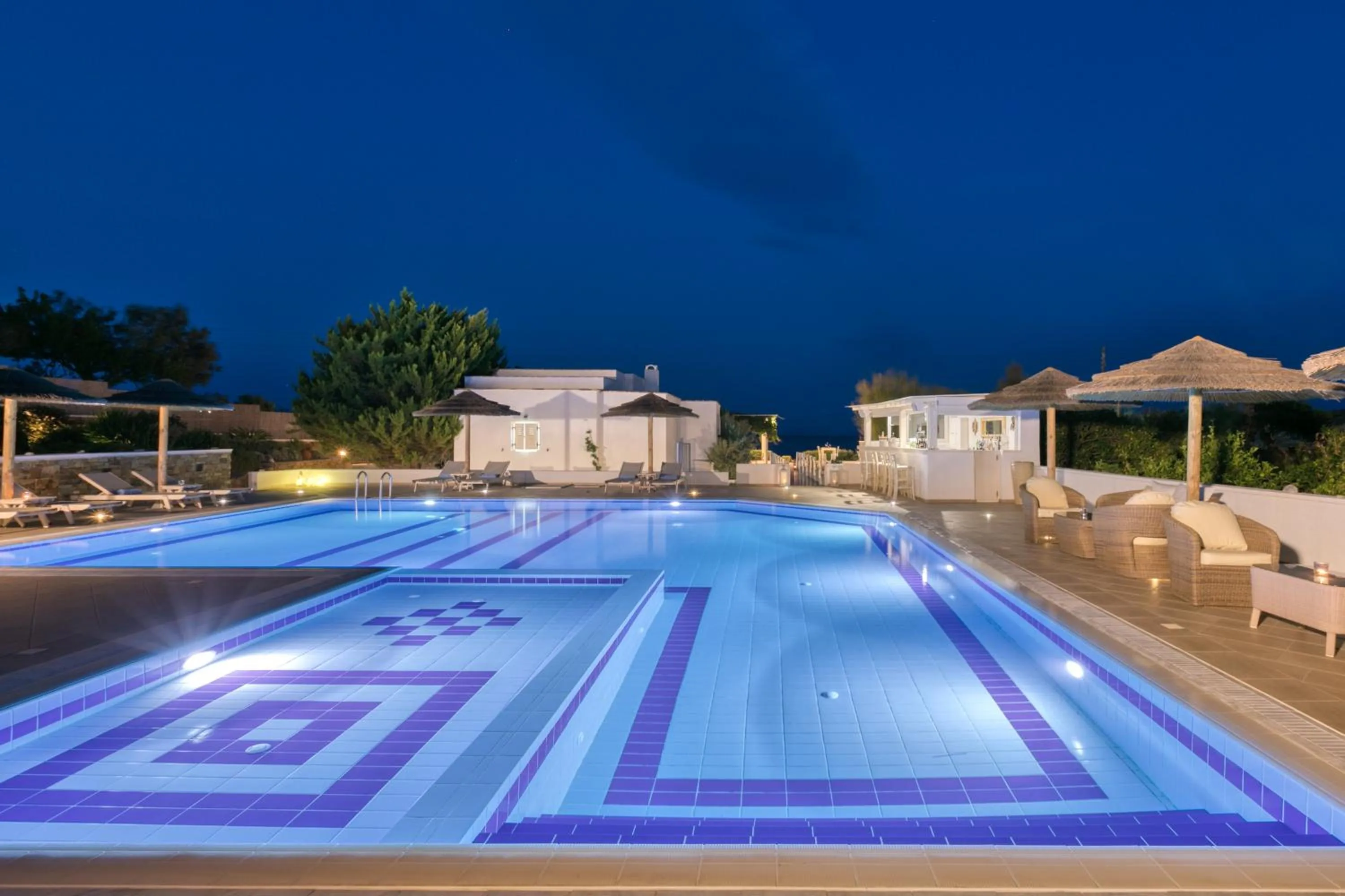 Swimming pool in Ostria Inn