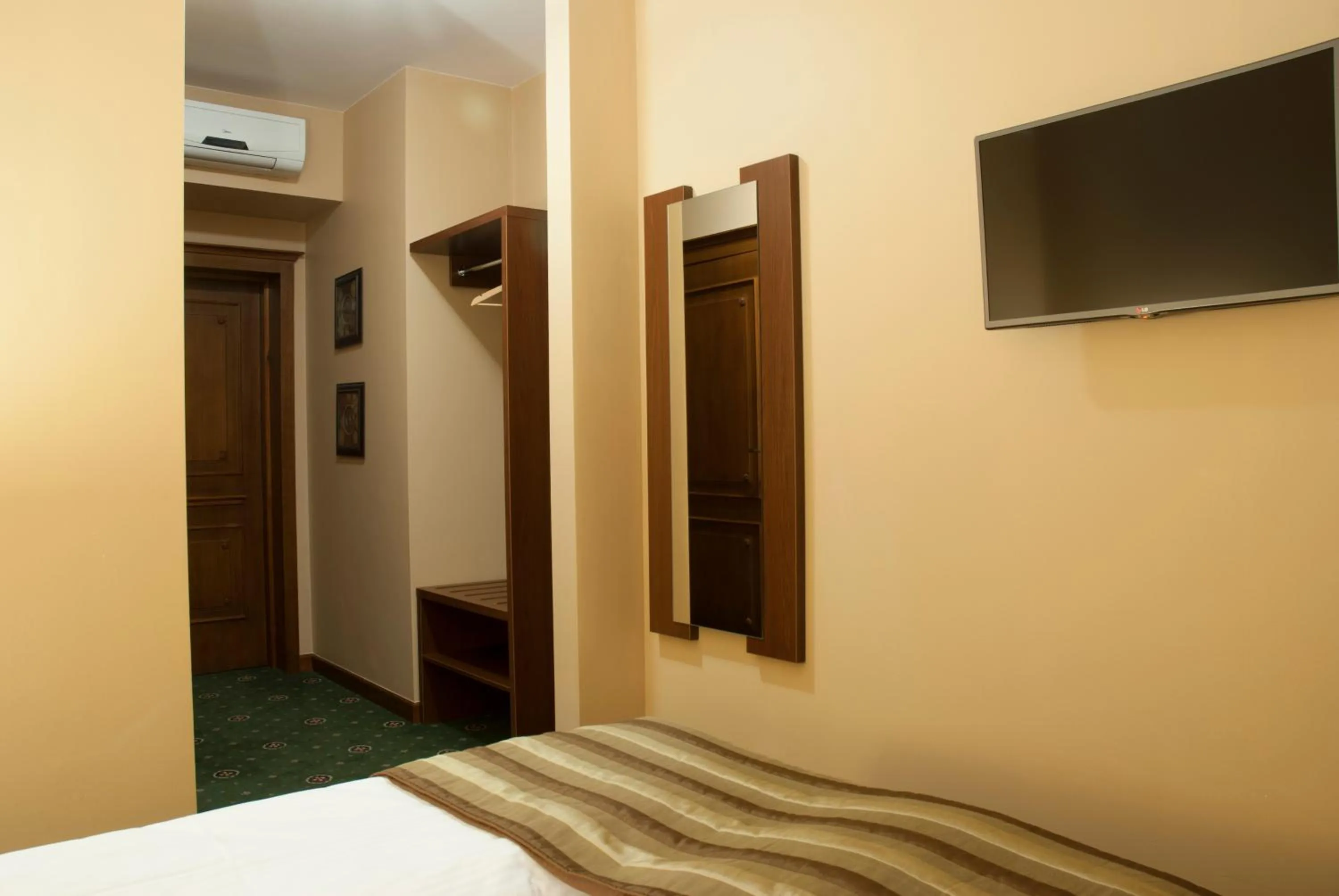 Photo of the whole room, Bed in Hotel Dwór Galicja