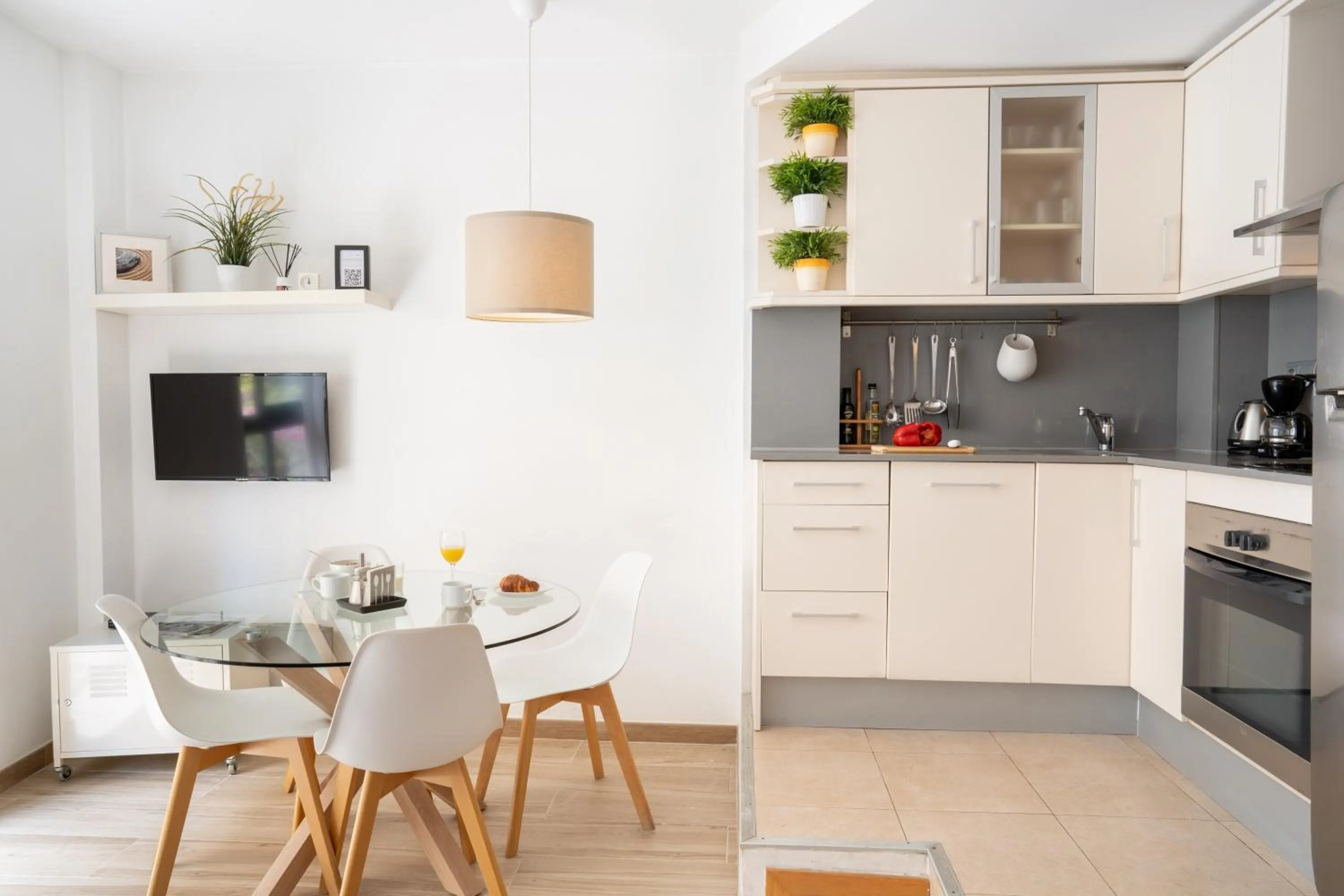 TV and multimedia in Feelathome Poblenou Beach Apartments