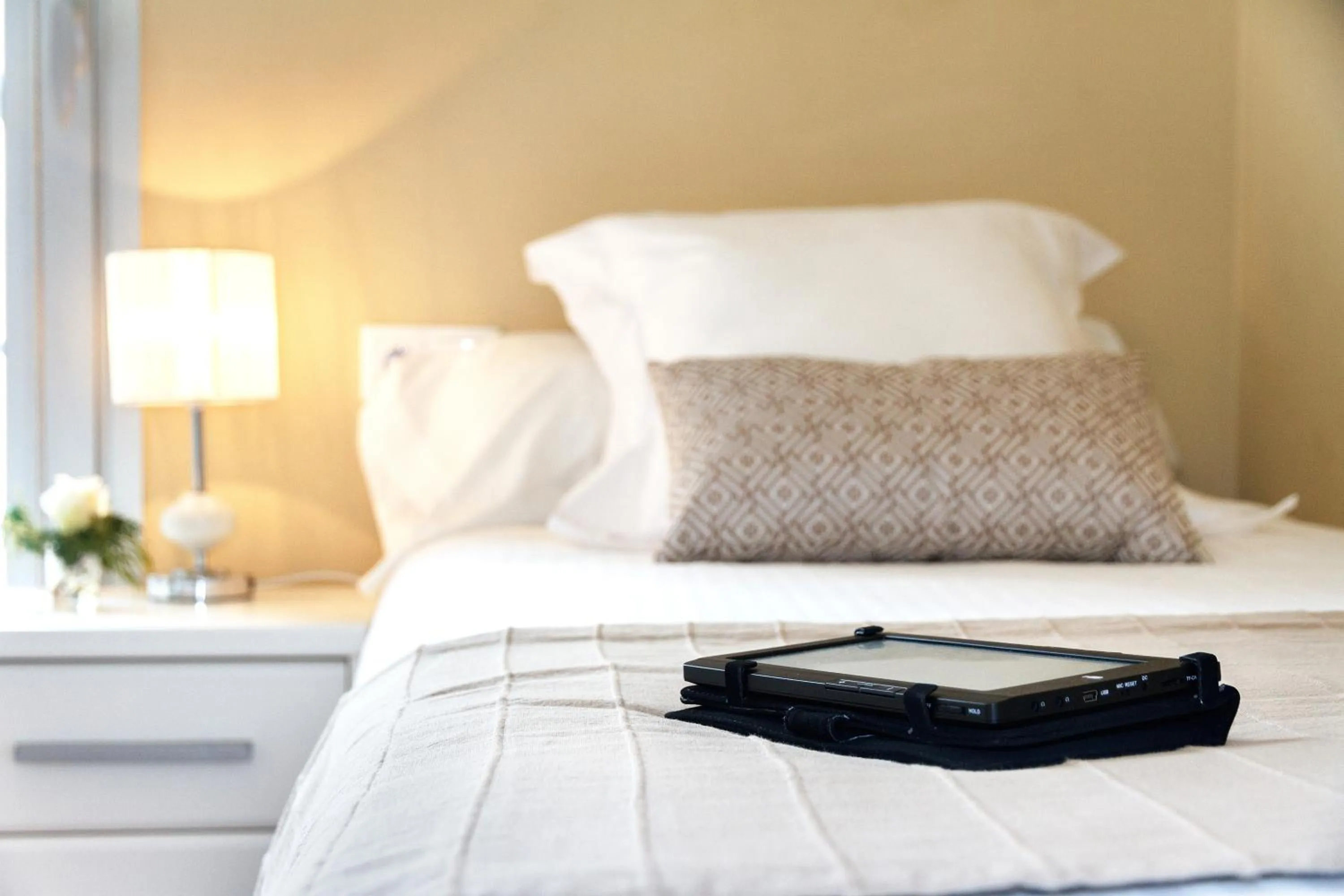 Bed in Feelathome Poblenou Beach Apartments