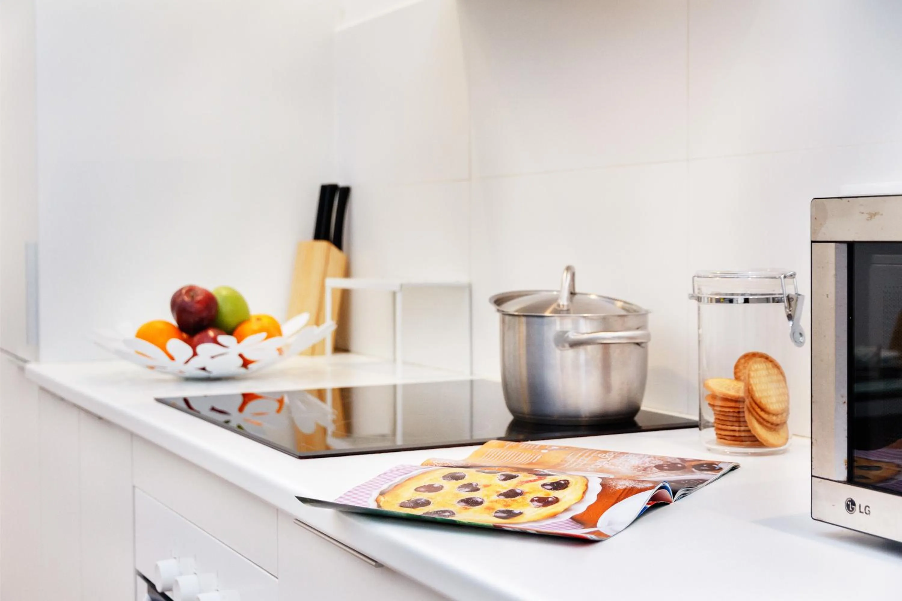 Kitchen or kitchenette in Feelathome Poblenou Beach Apartments